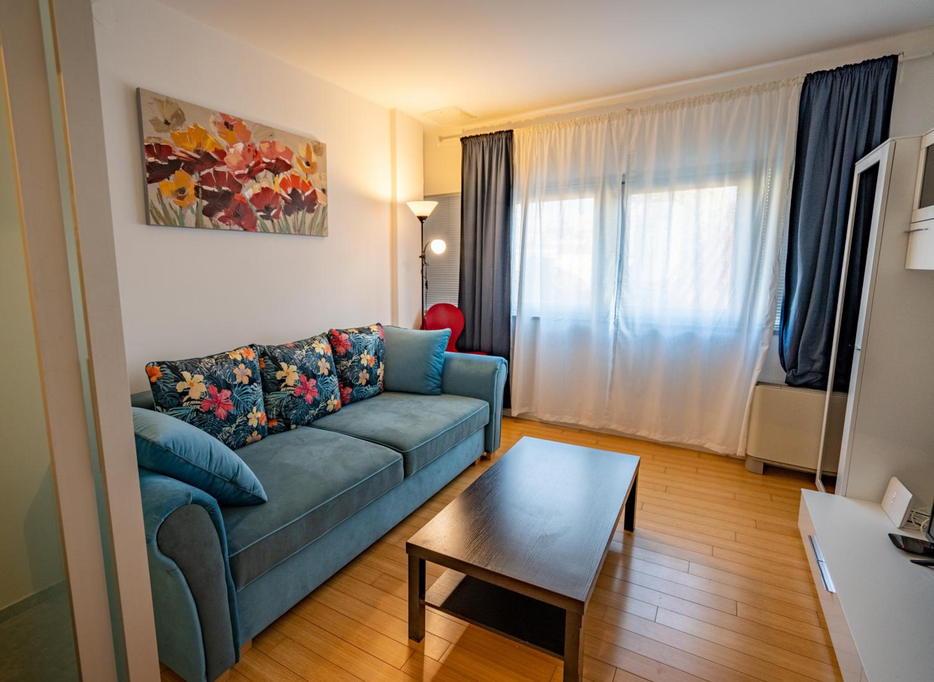 One-Bedroom Apartment - Photo 1
