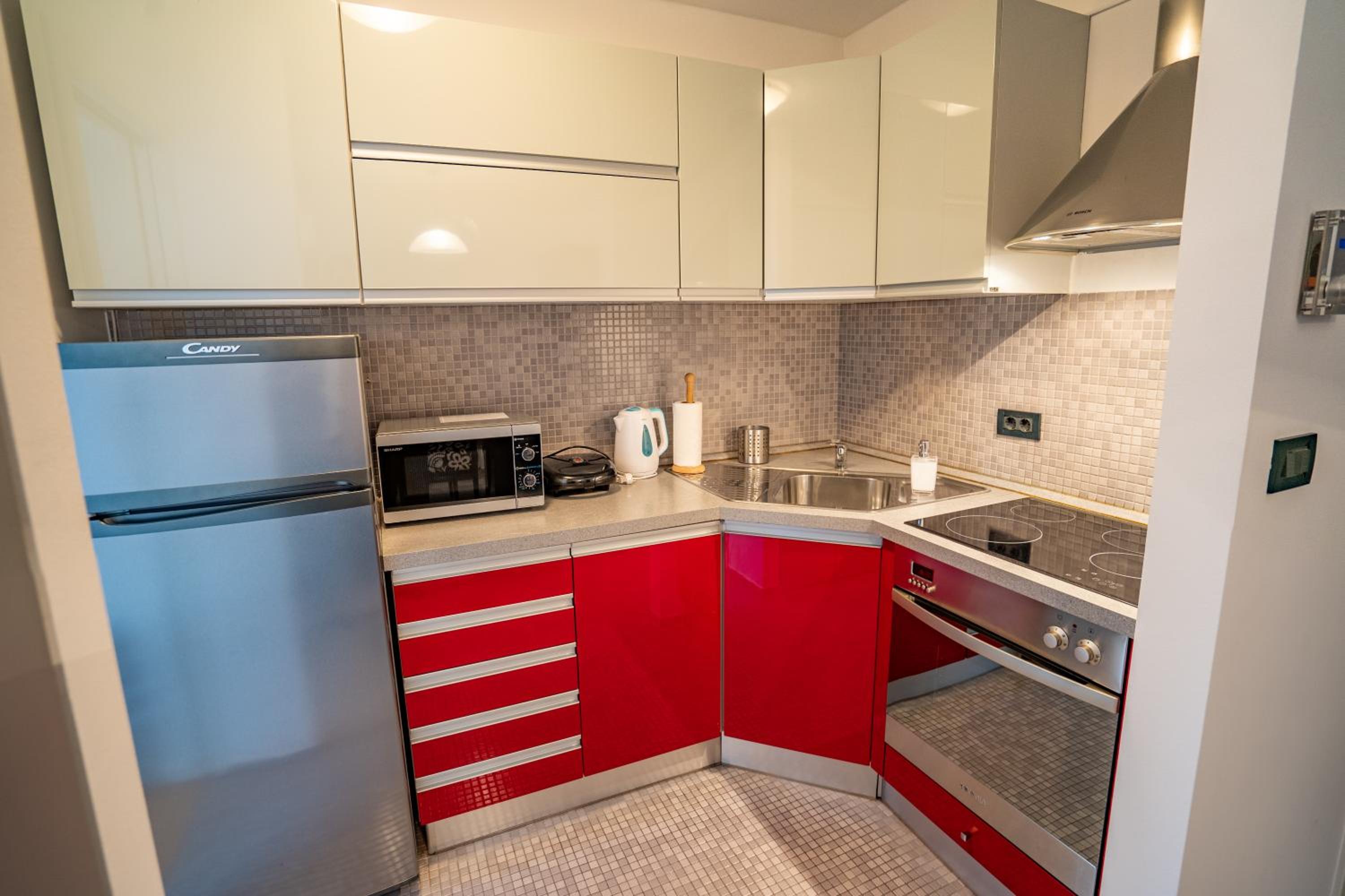 One-Bedroom Apartment - Photo 8
