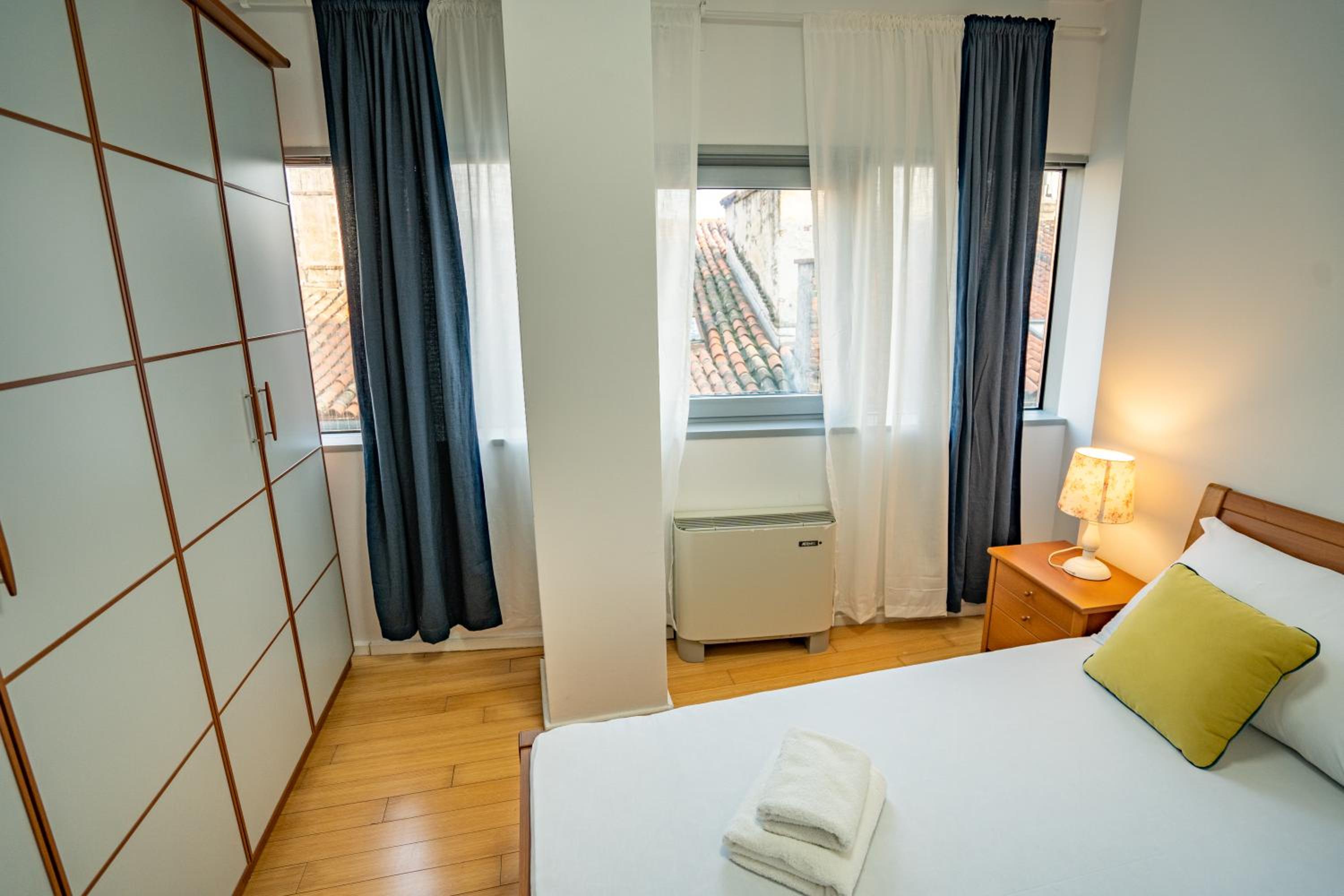 One-Bedroom Apartment - Photo 7