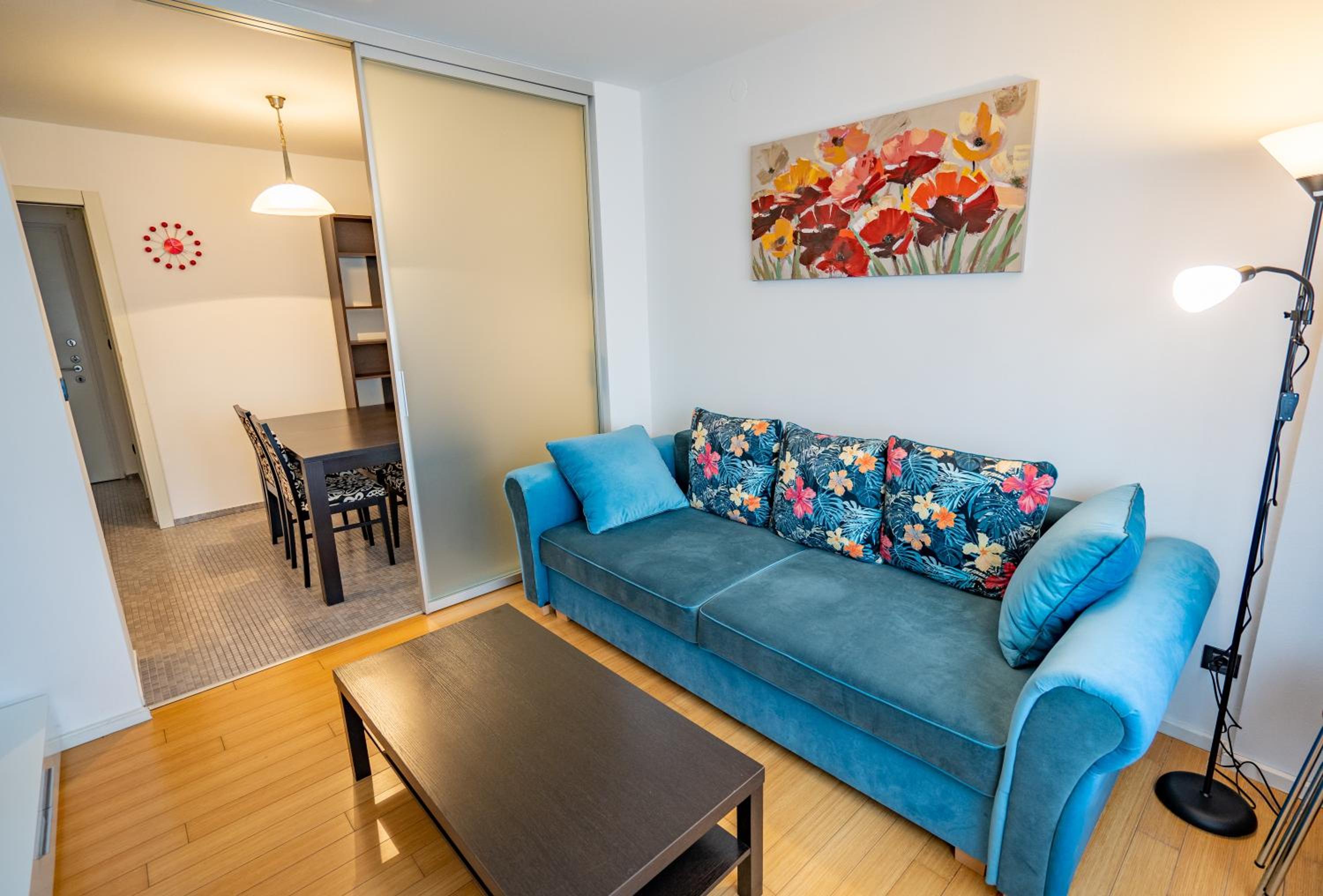 One-Bedroom Apartment - Photo 6