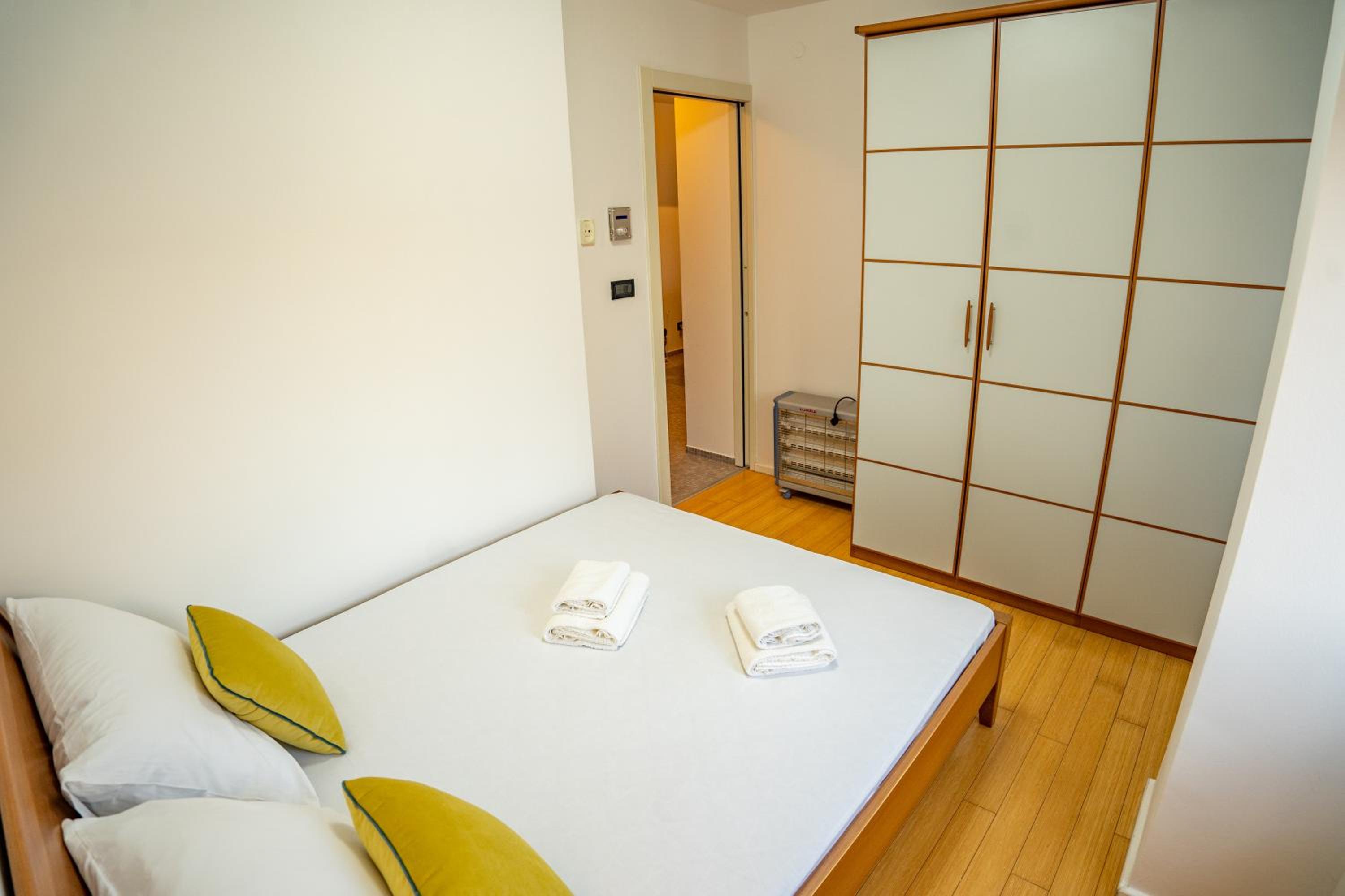 One-Bedroom Apartment - Photo 4