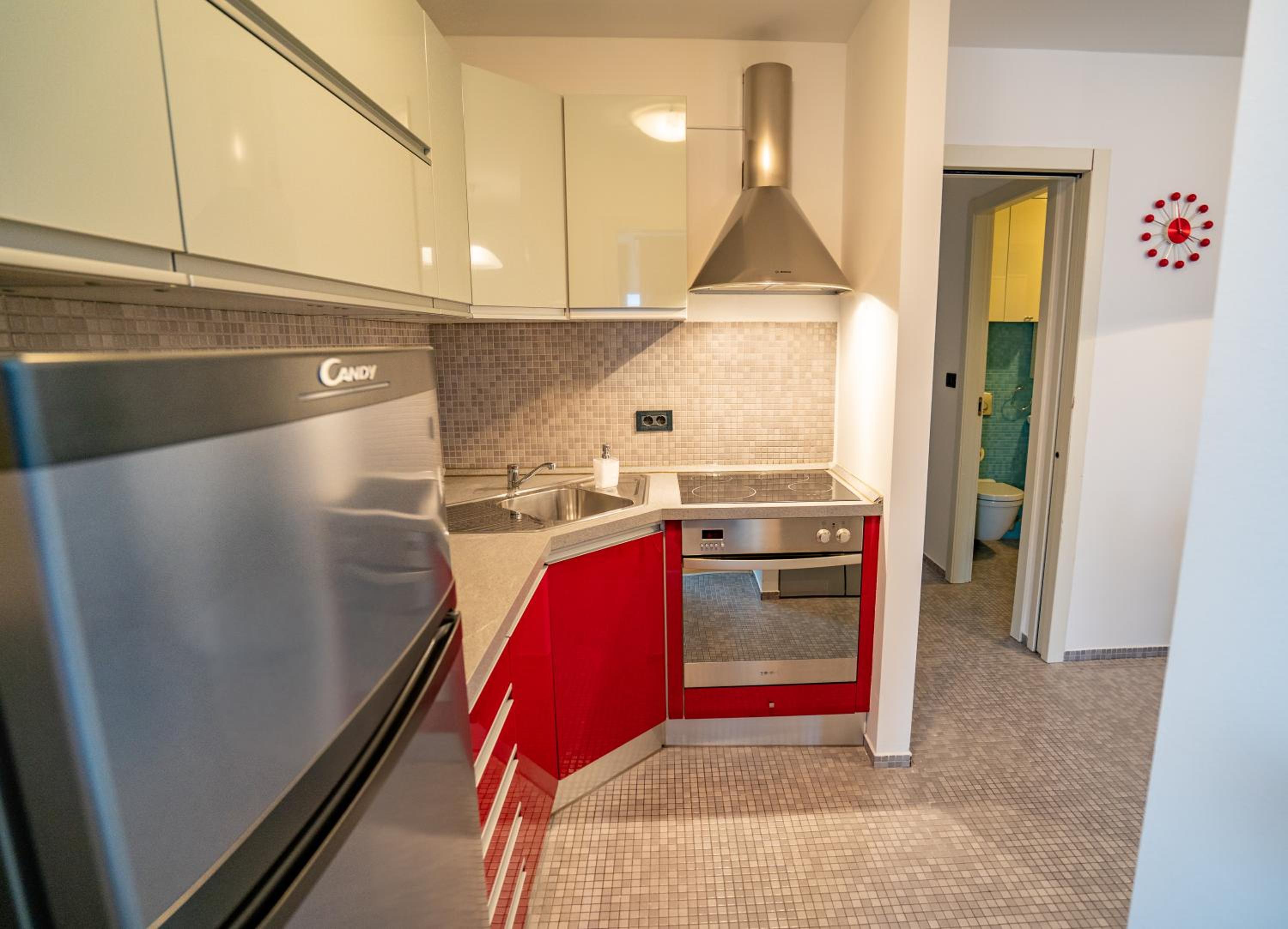 One-Bedroom Apartment - Photo 3
