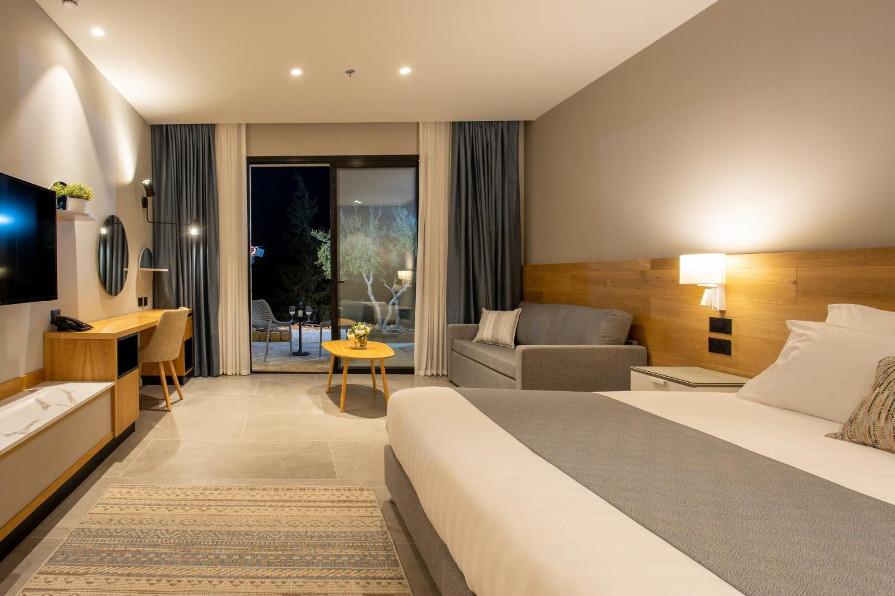 Superior Double Room - Photo 1