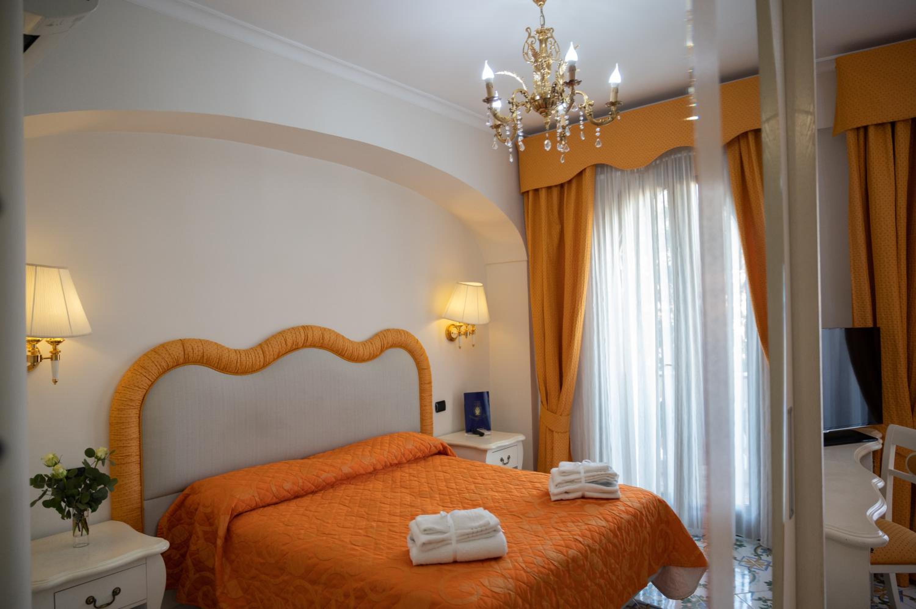 Standard Double Room - Photo 1