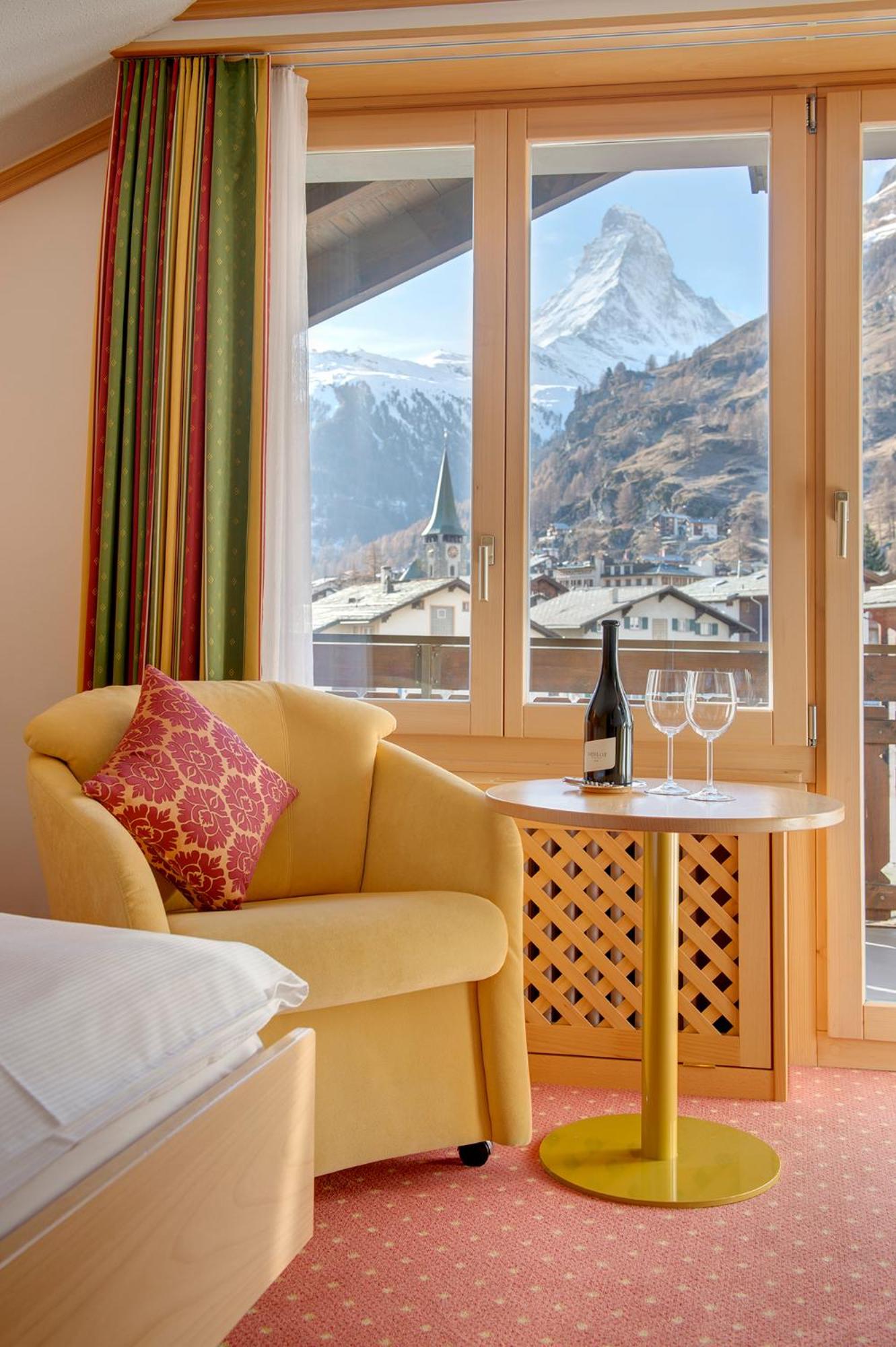 Top Floor Double Room Roof Slope with Matterhorn View - Photo 3