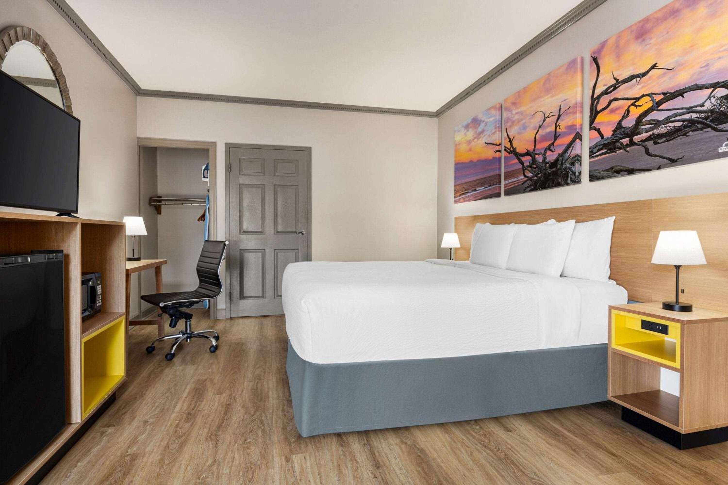 King Room - Mobility Access/Non-Smoking - Photo 4