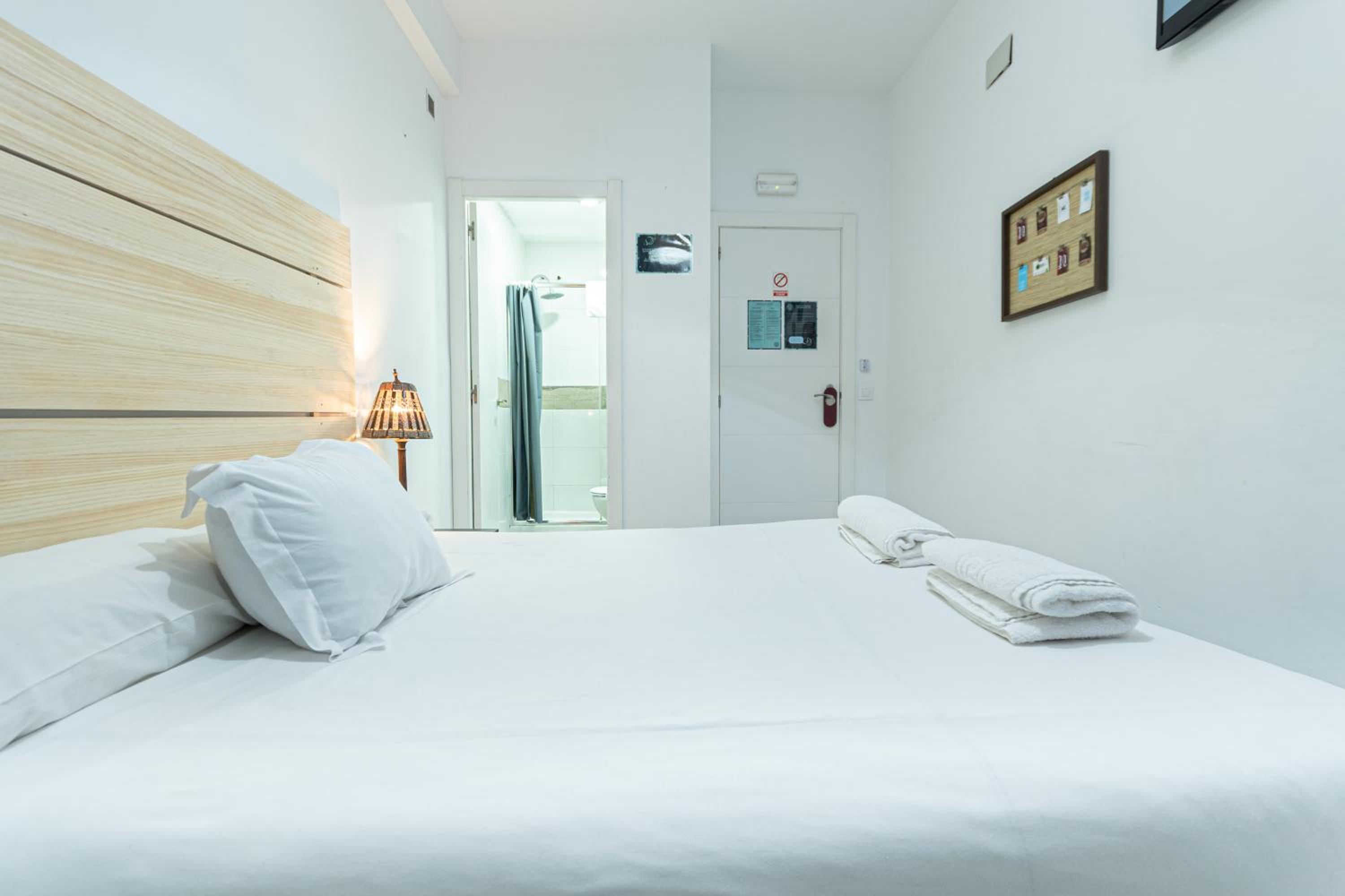 Standard Double Room photo 3