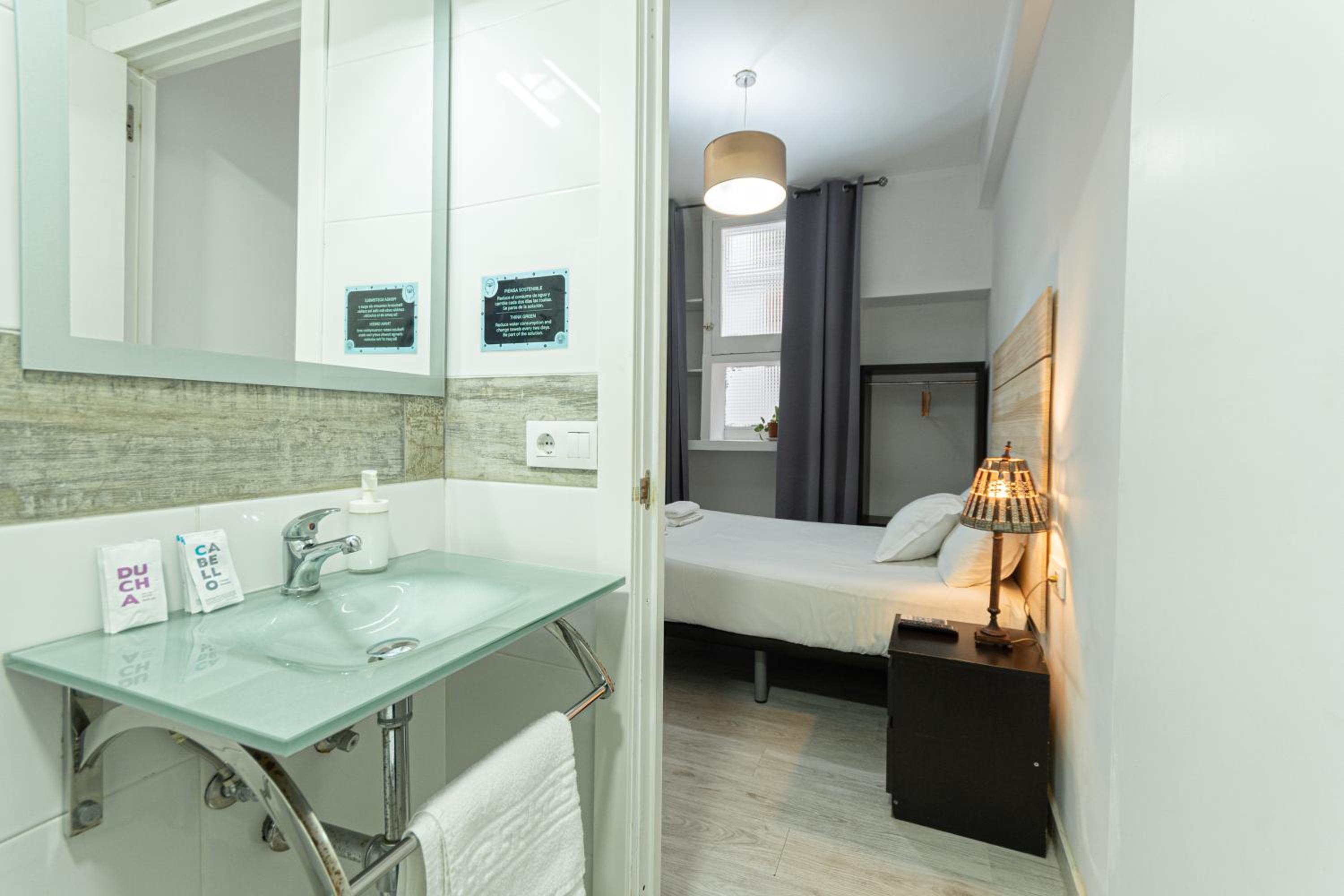 Standard Double Room photo 2