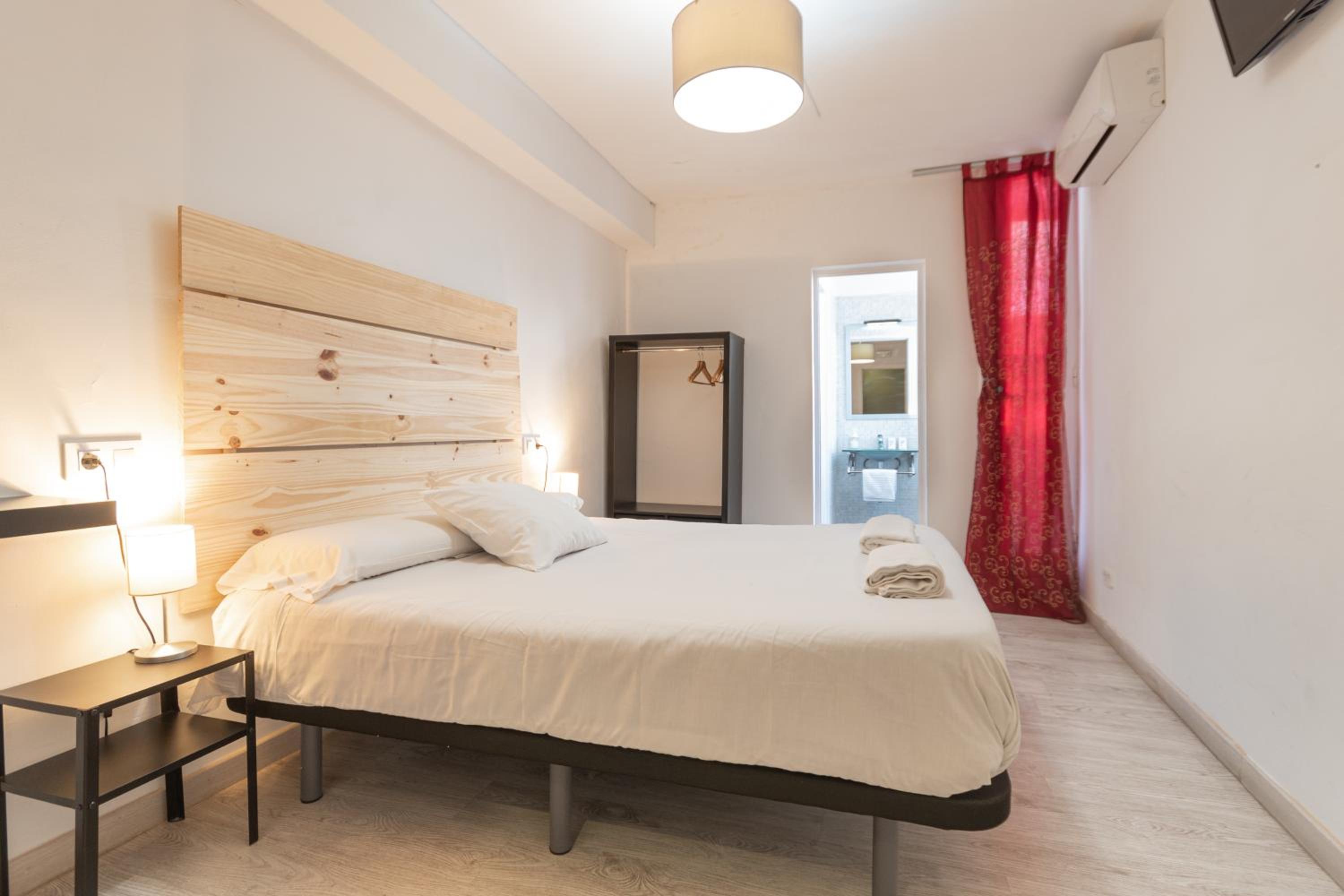 Large Double Room photo 3