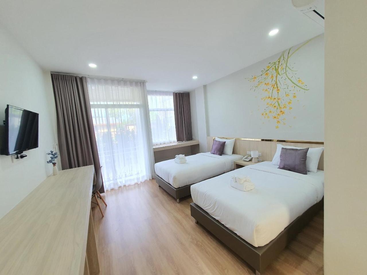Standard Twin Room - Photo 1