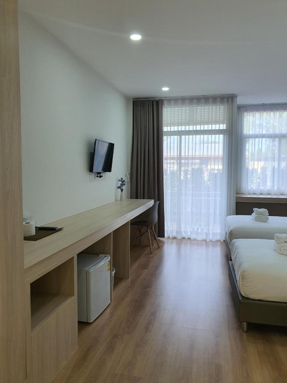 Standard Twin Room - Photo 3