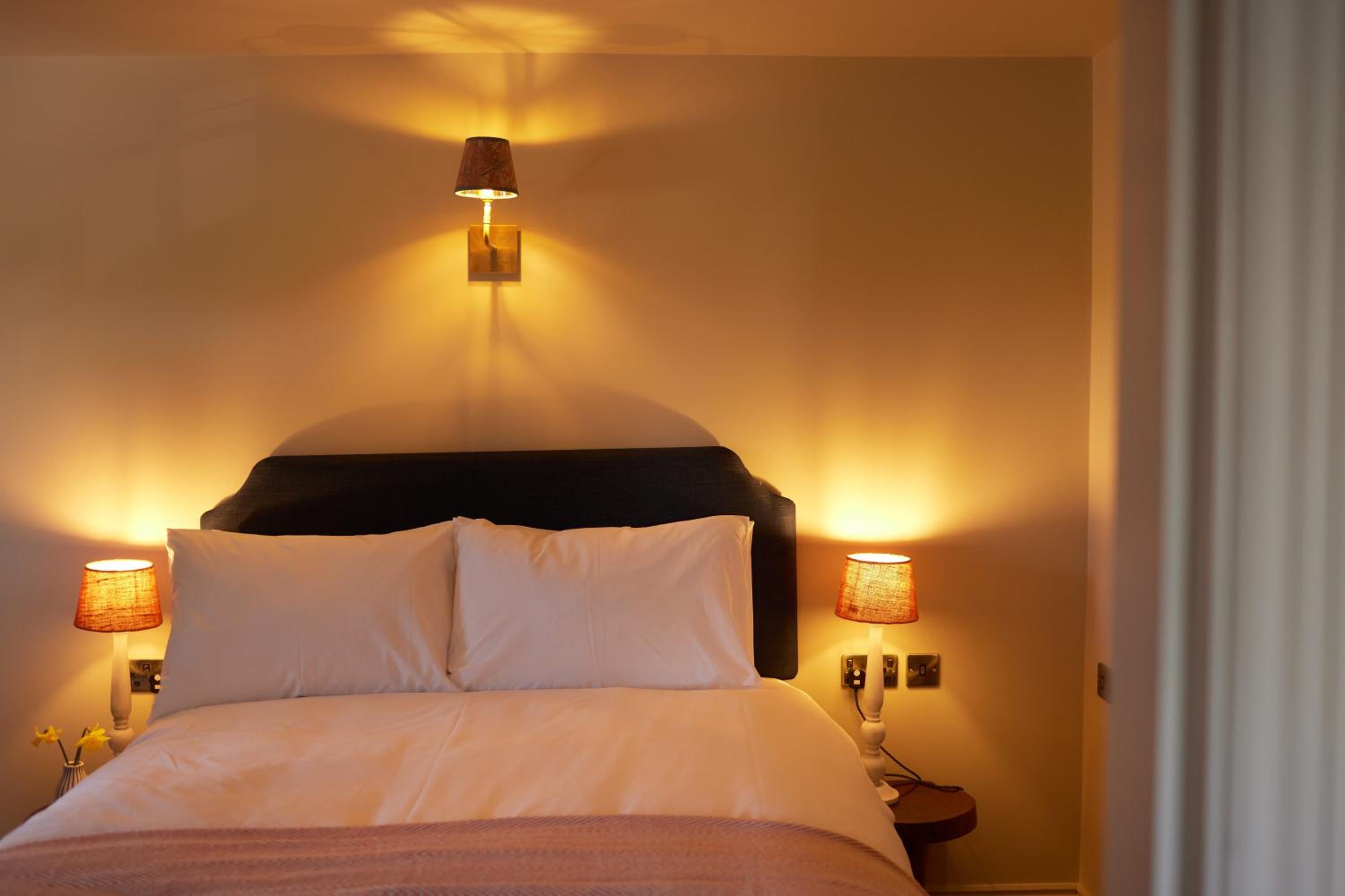 Double Room with Private Bathroom - Photo 12