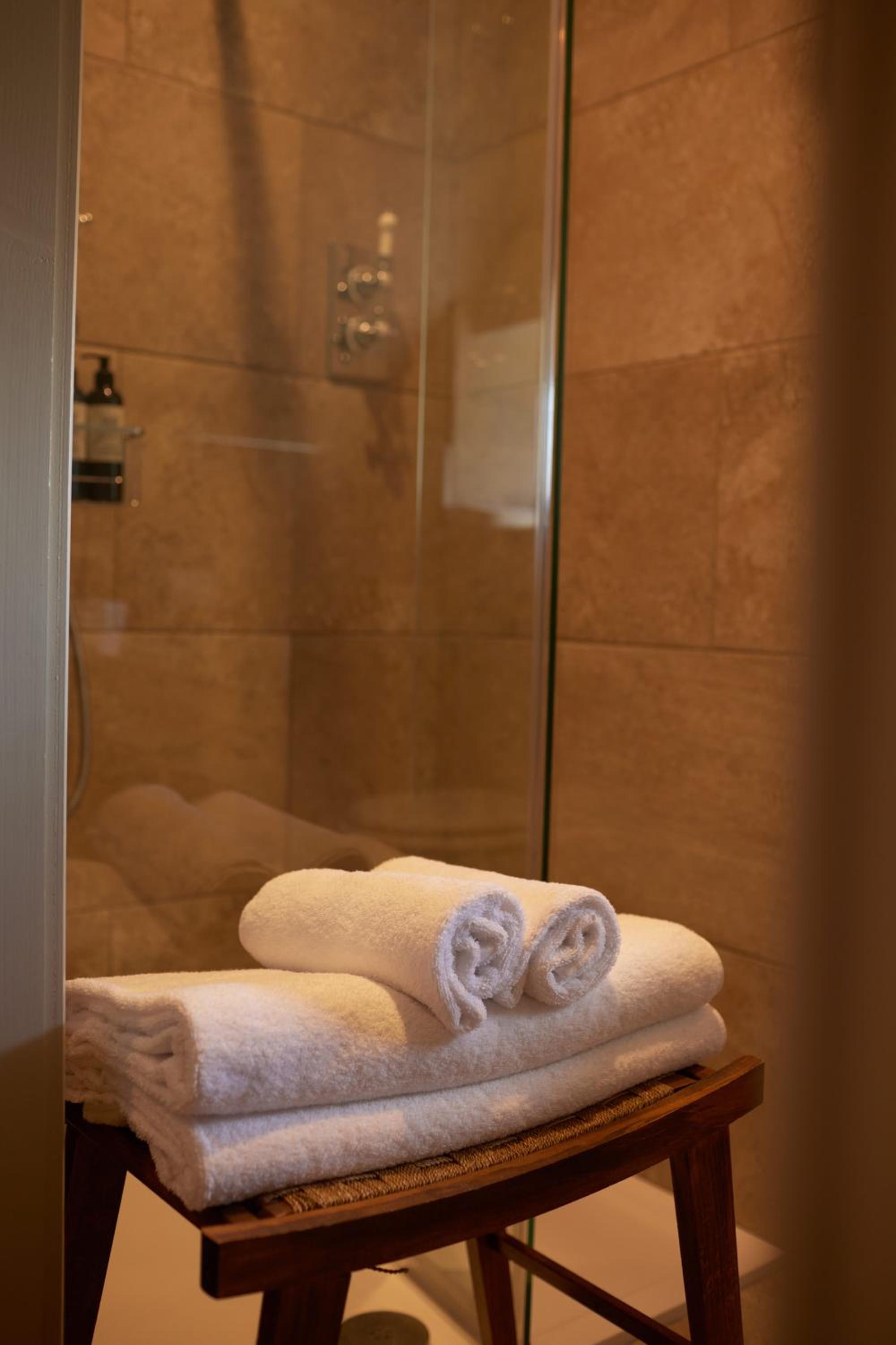 Double Room with Private Bathroom - Photo 6
