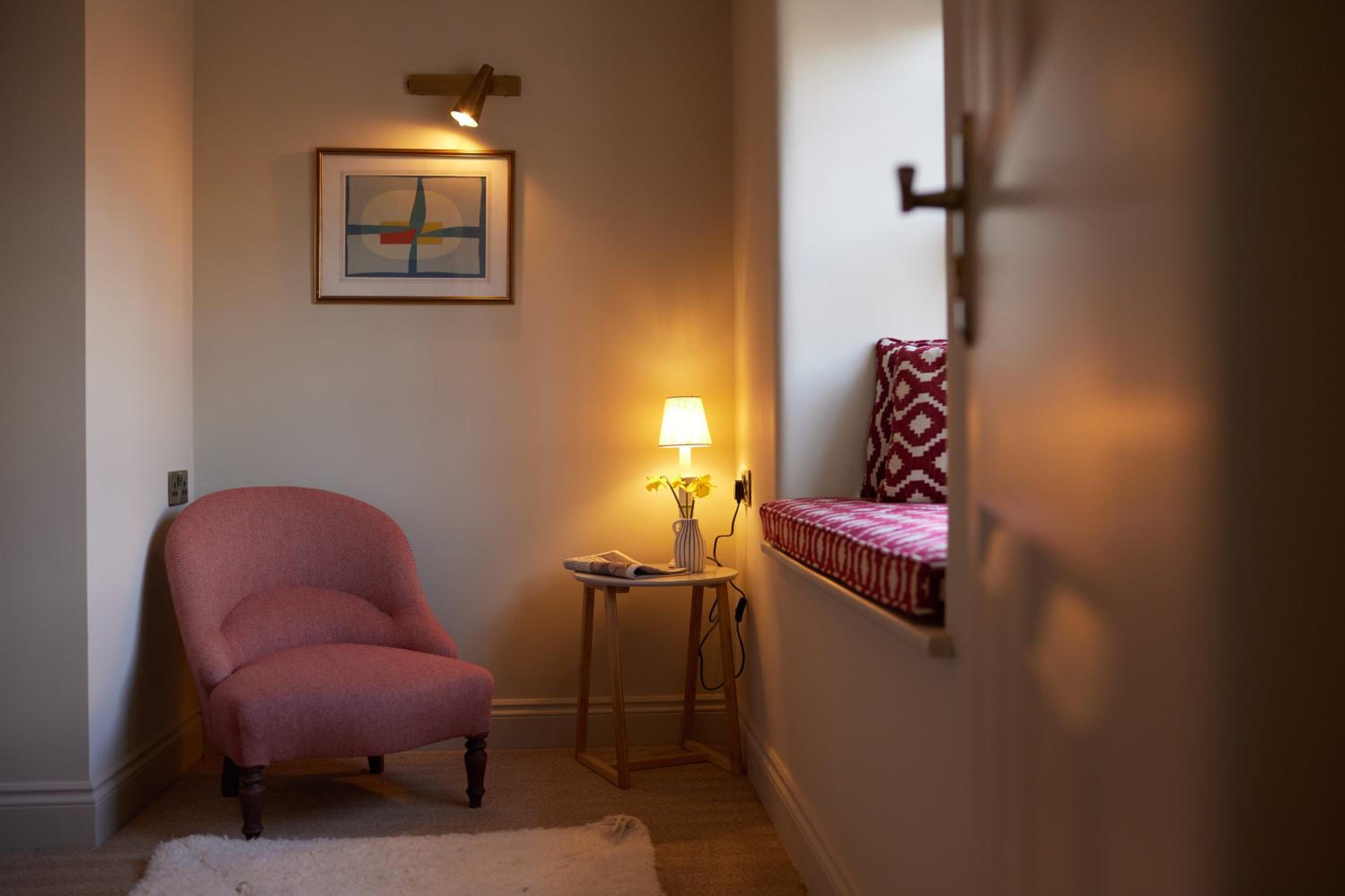 Double Room with Private Bathroom - Photo 13