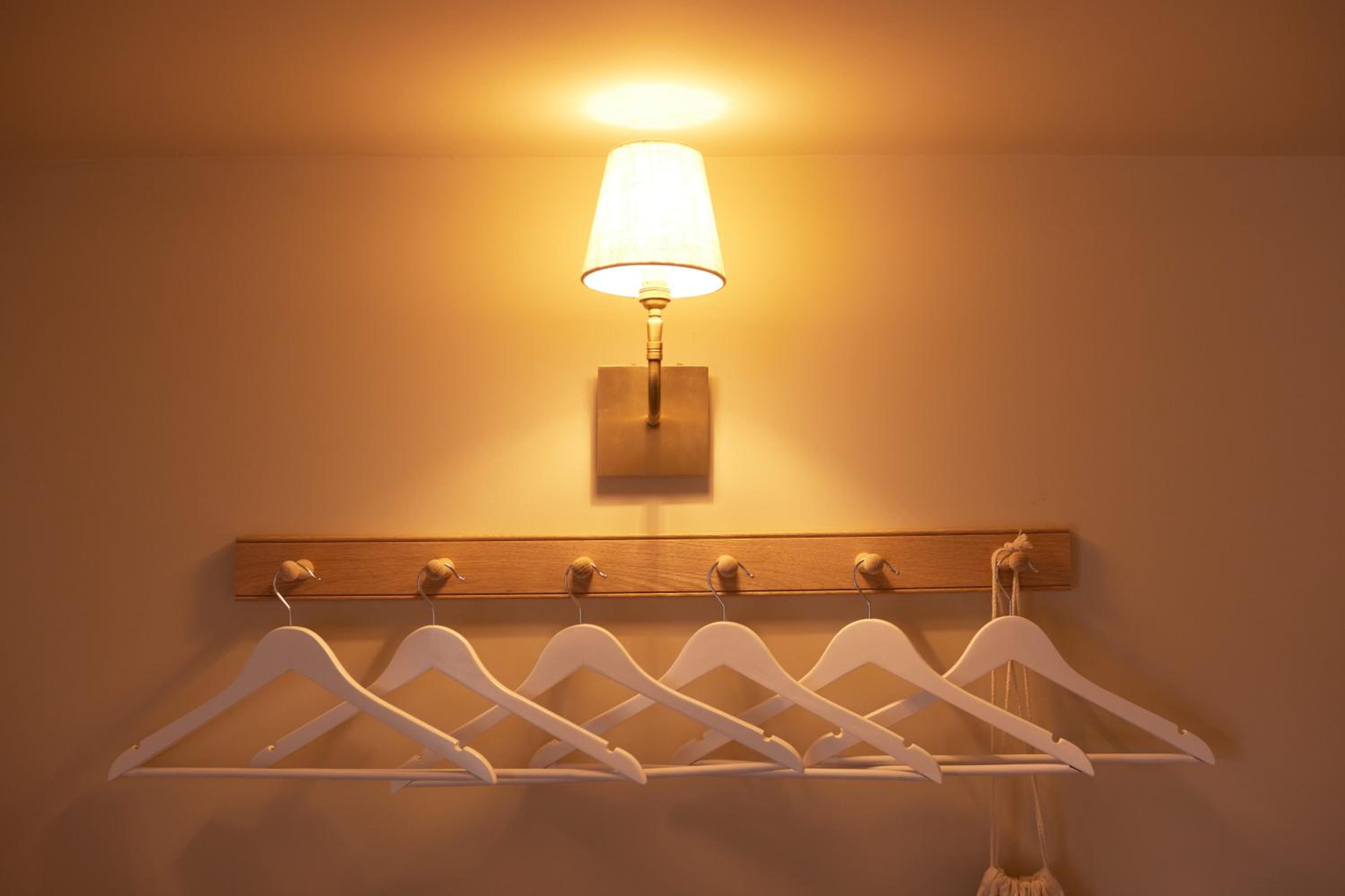 Double Room with Private Bathroom - Photo 15