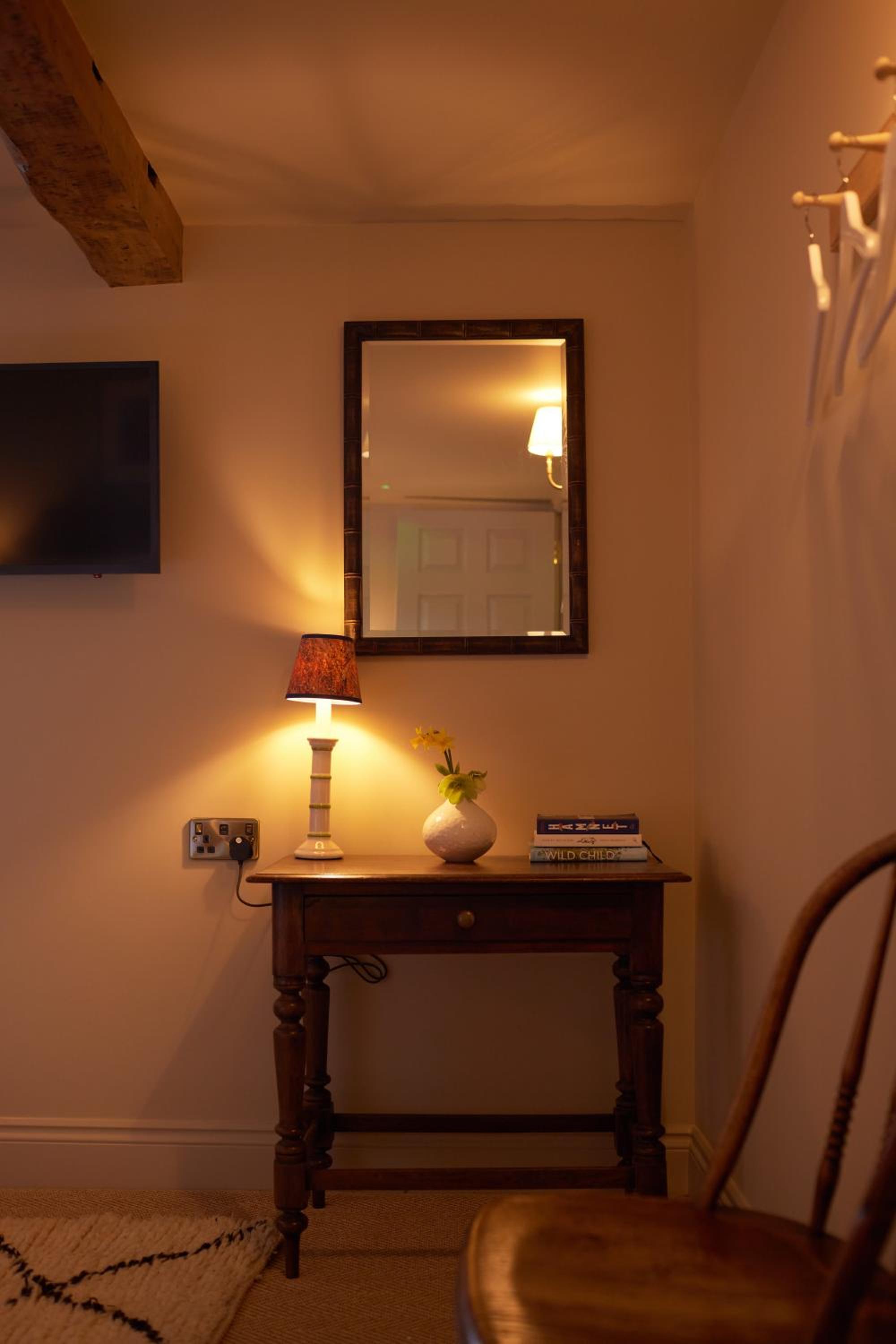 Double Room with Private Bathroom - Photo 16