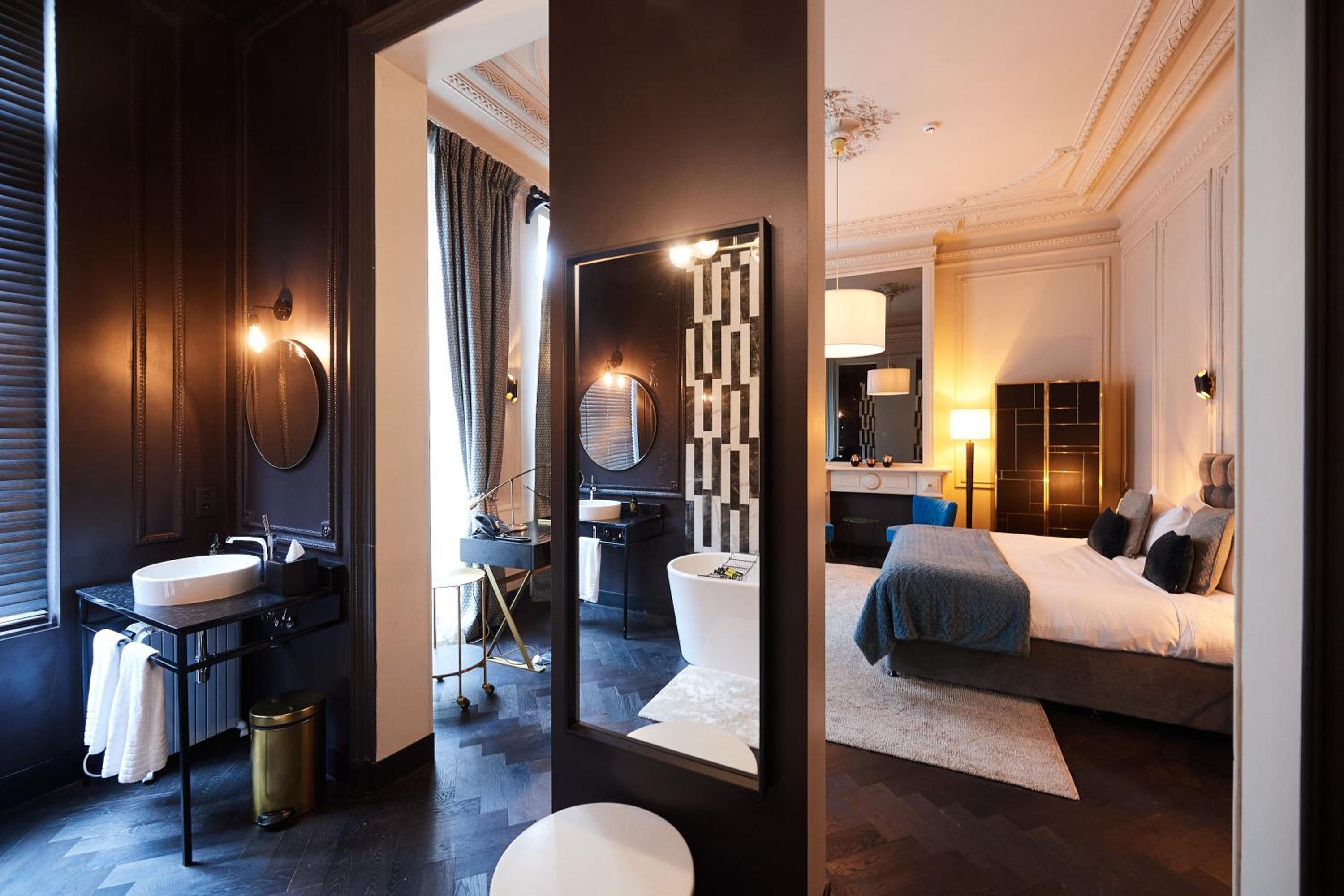 Deluxe Suite - Photo 1