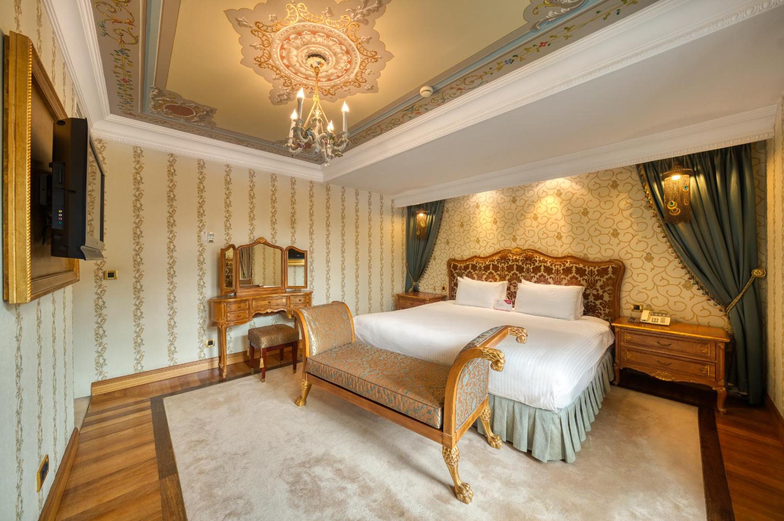 One-Bedroom Suite with King Bed - Non-Smoking