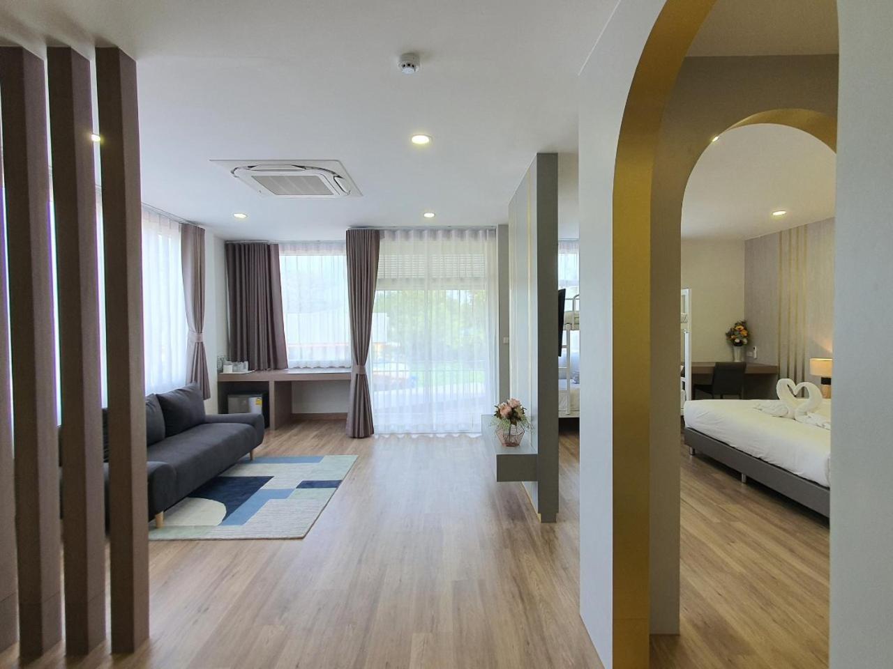 Family Room - Photo 7