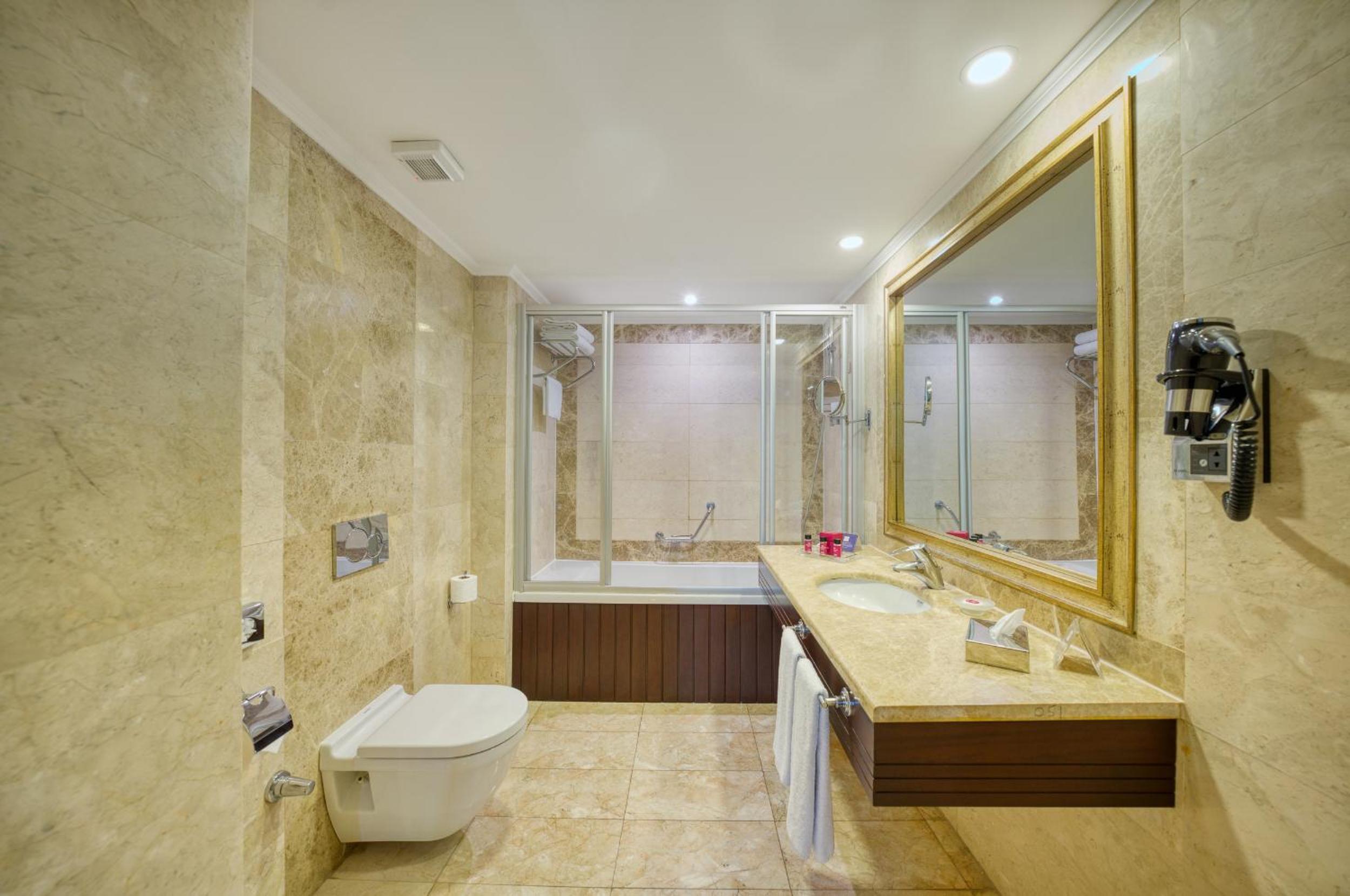 Club Twin Room with Club Lounge Access