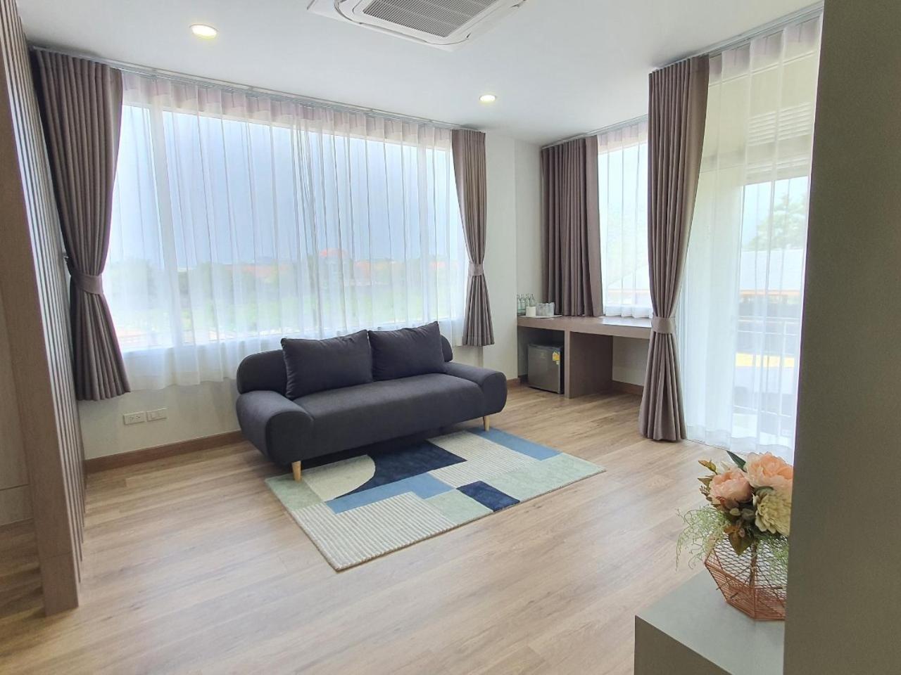 Family Room - Photo 4