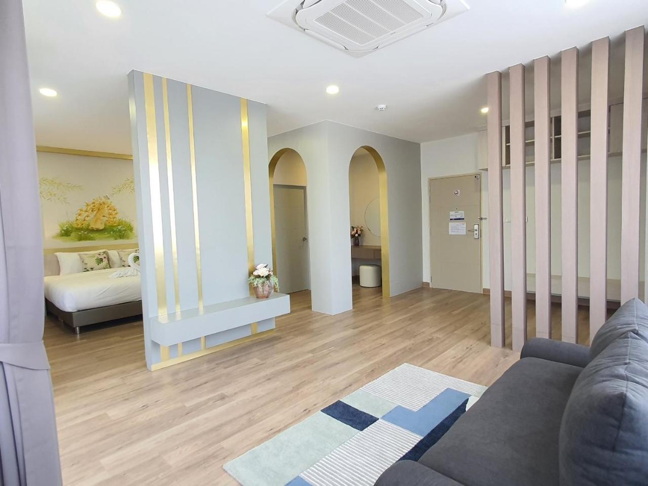 Family Room - Photo 3