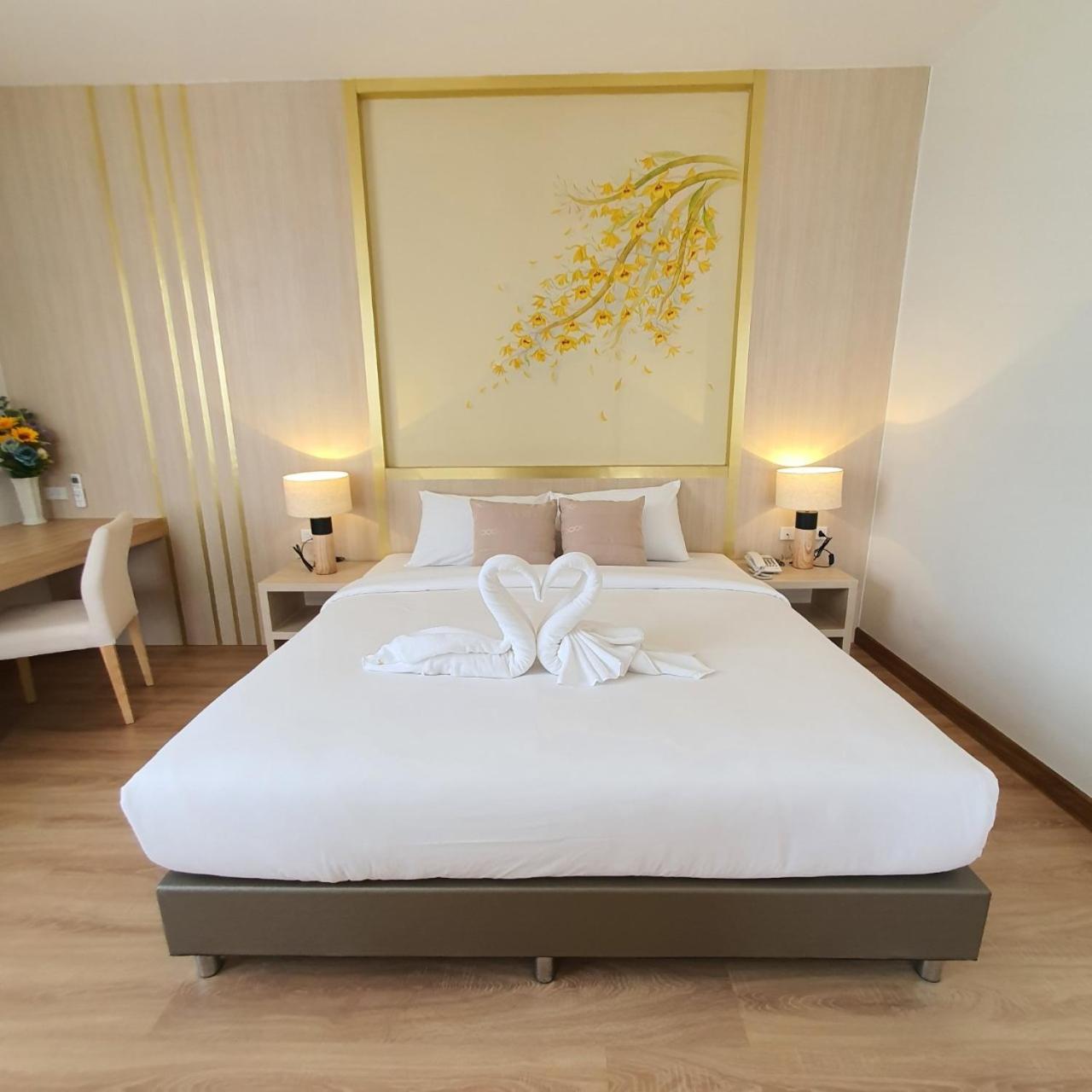 Suite - Photo 2
