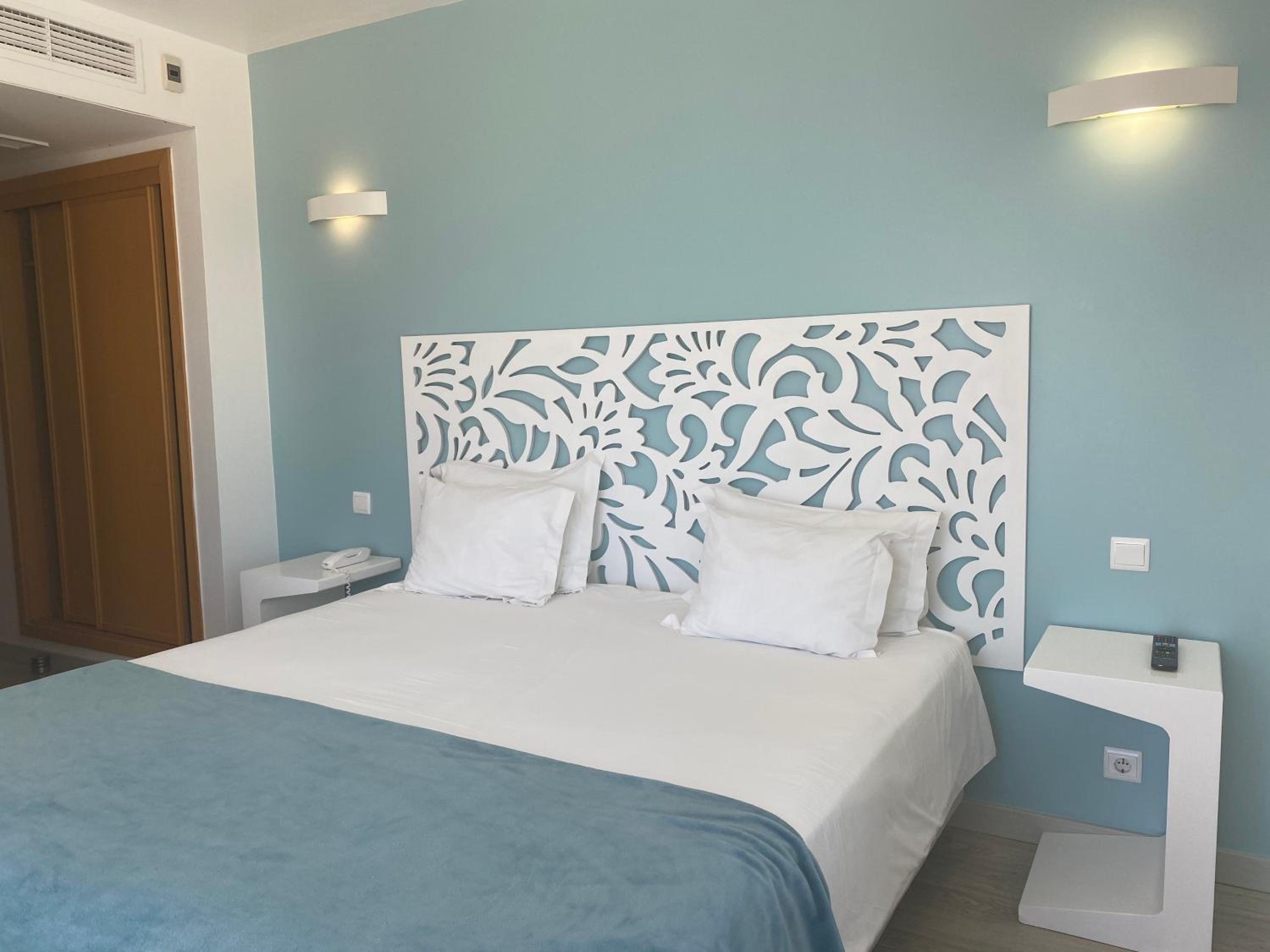 Double Room with Terrace and Land View