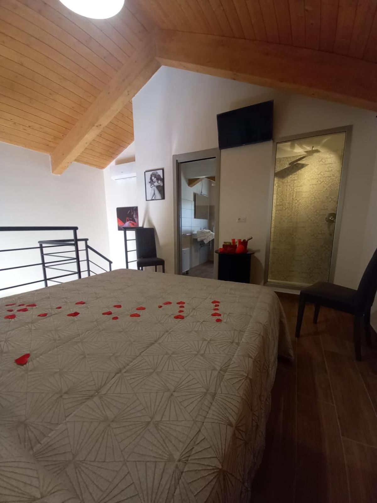 Double Room with Private Bathroom photo 1