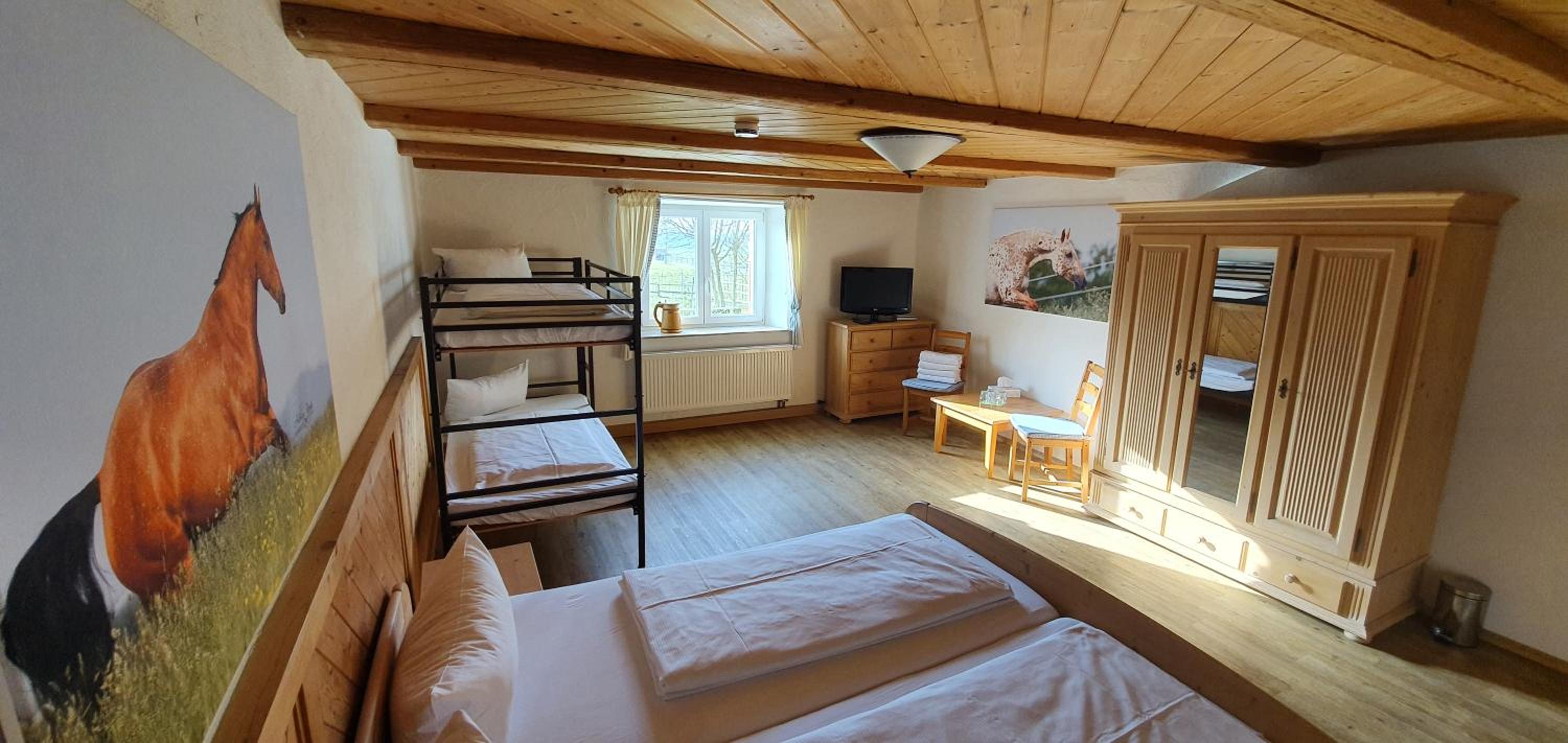 Quadruple Room with Shared Bathroom photo 1
