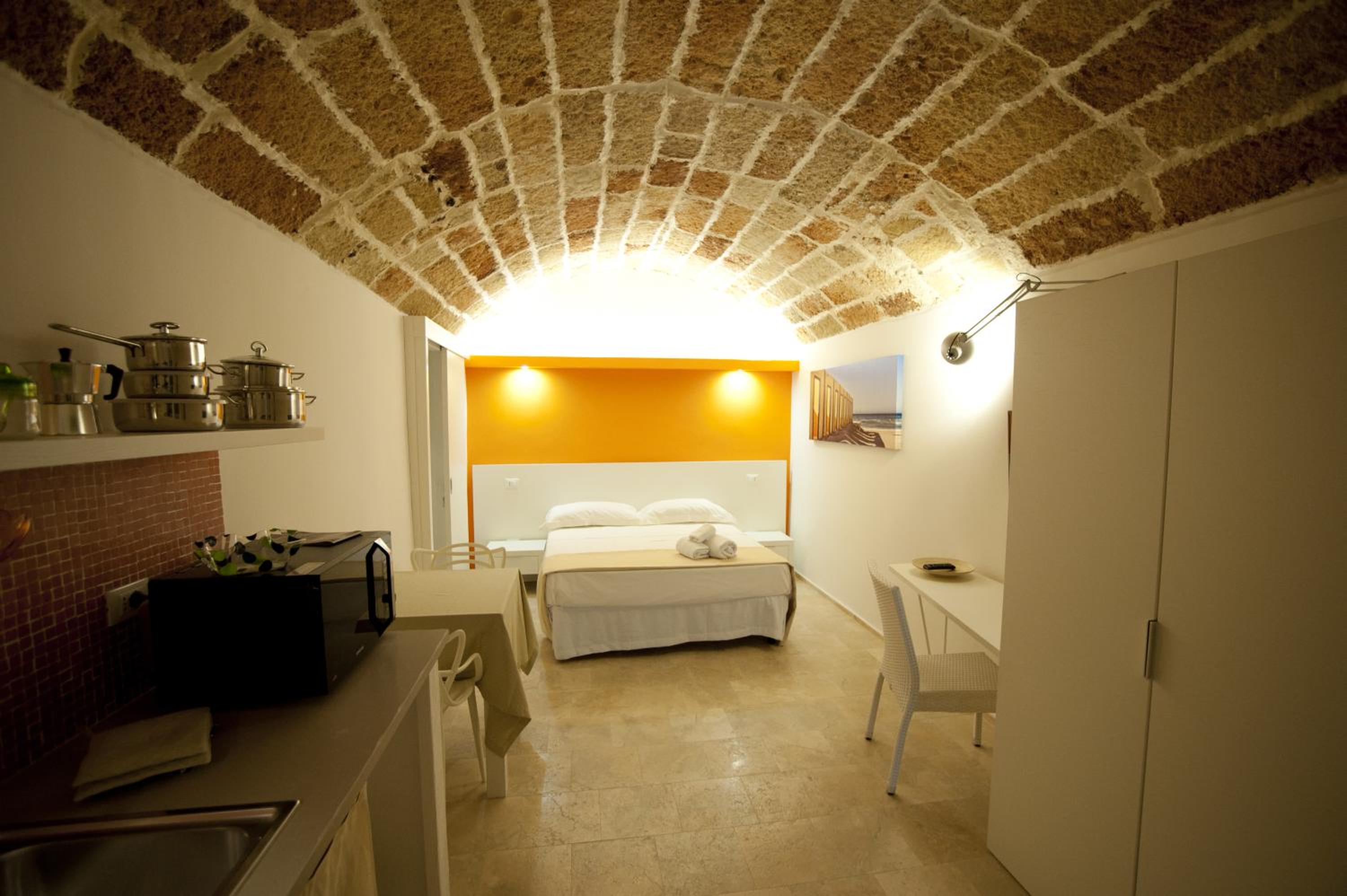 Studio Apartment Ginestra with Patio