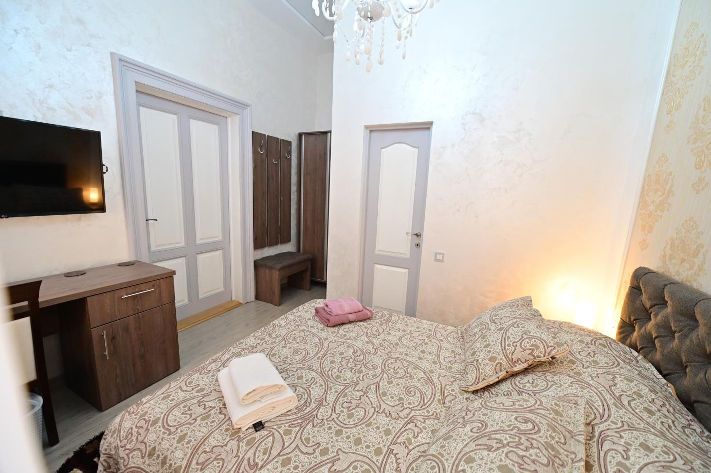 Studio Apartment - Photo 8