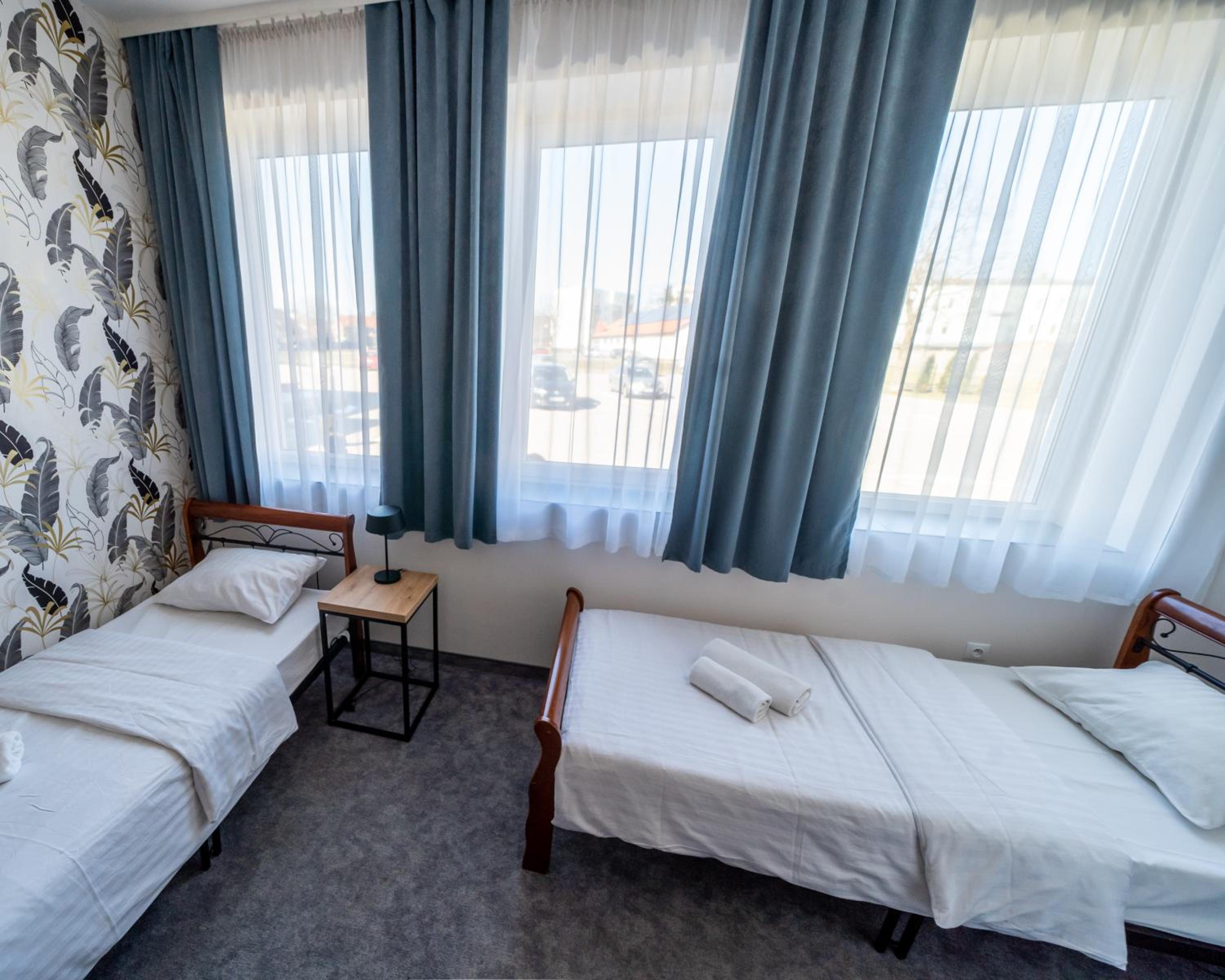 Twin Room - Photo 13