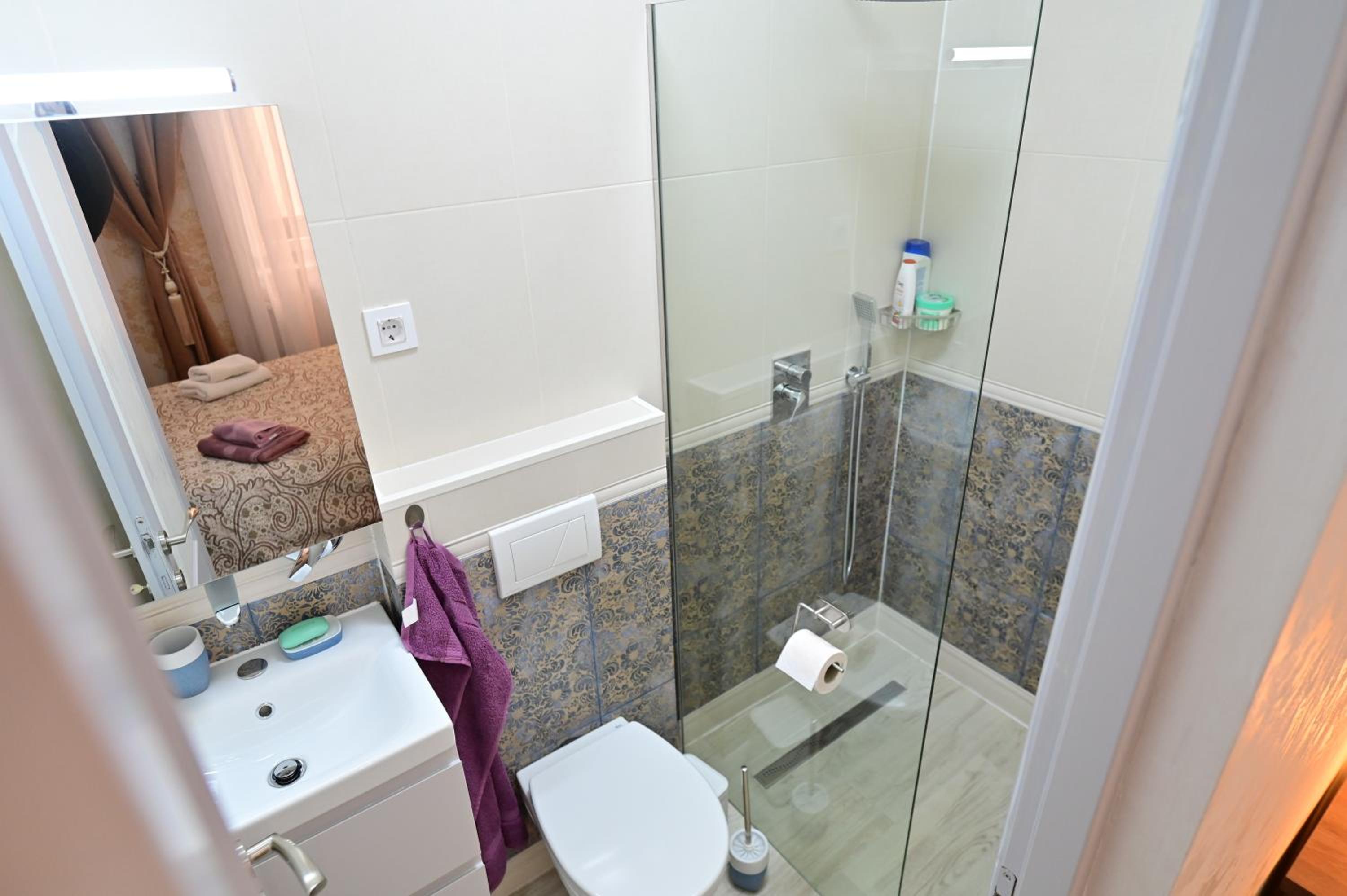 Studio Apartment - Photo 3