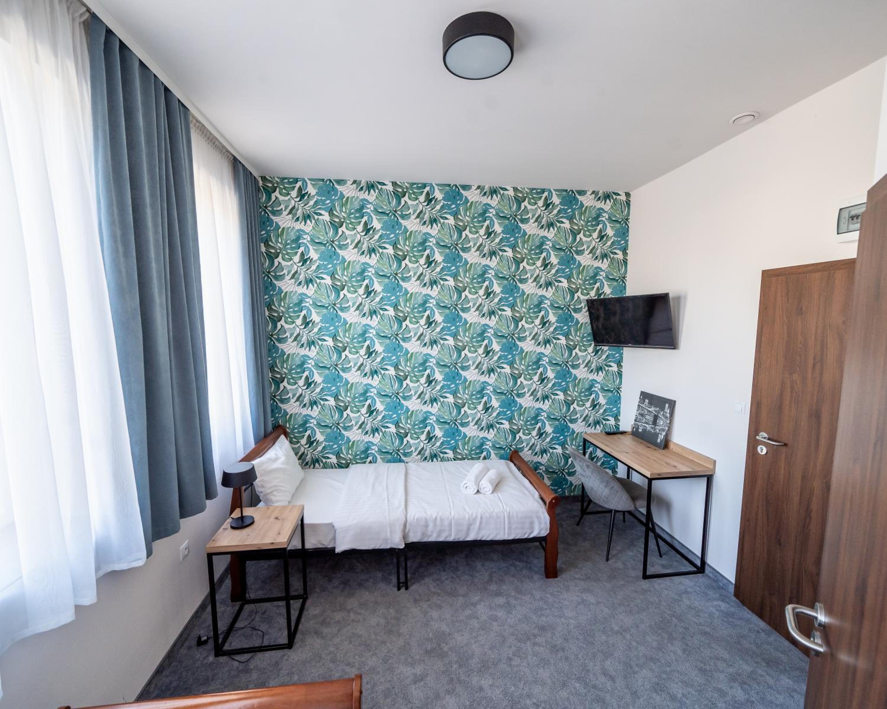 Twin Room - Photo 9