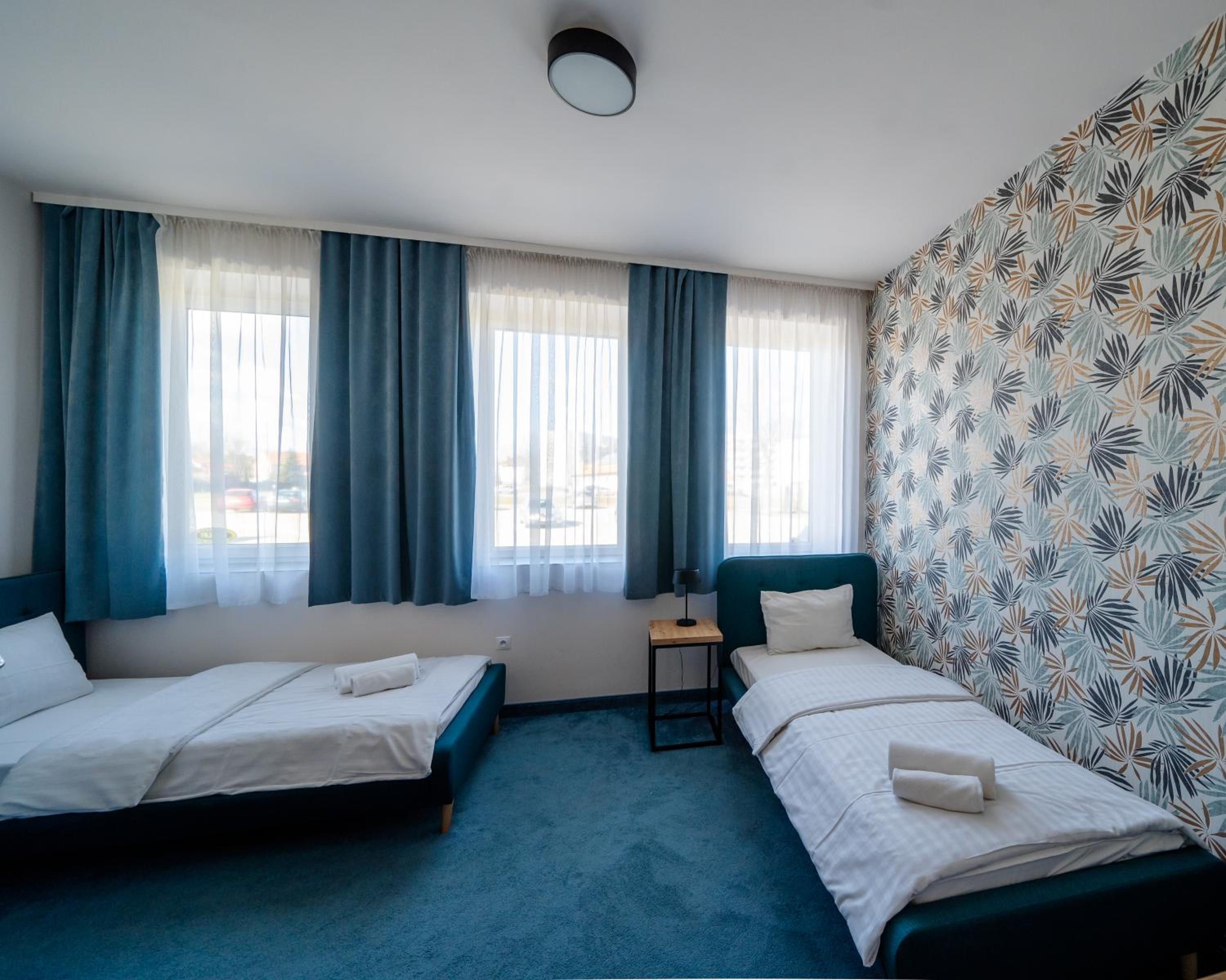 Twin Room - Photo 7