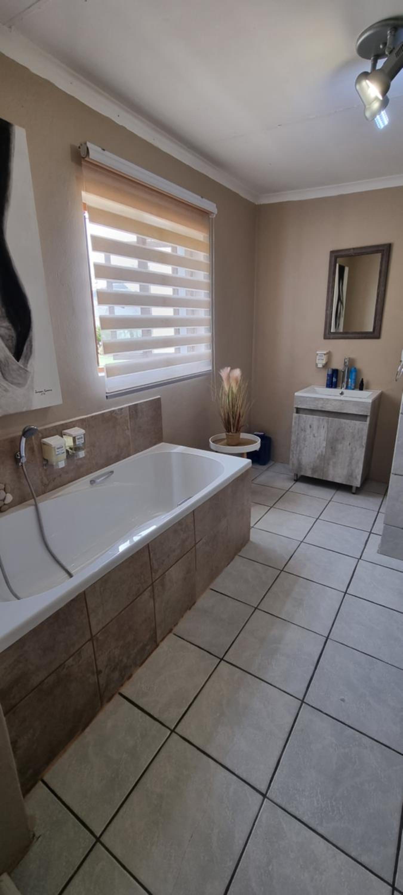 Deluxe King Suite - Photo 7