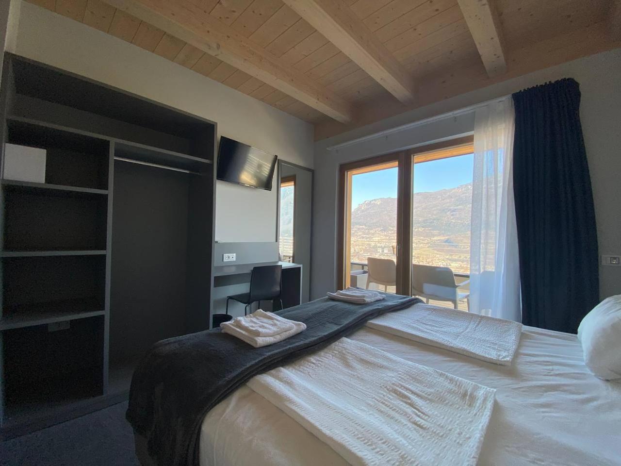 Double or Twin Room with Terrace