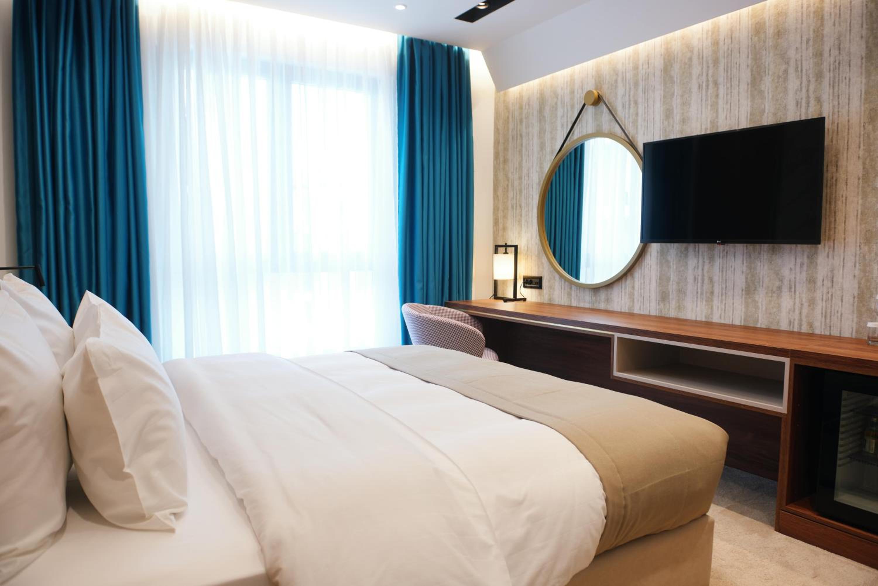 Standard King Room photo 1