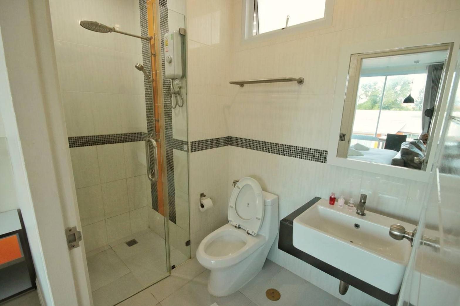 Studio Room with Pool Access photo 3