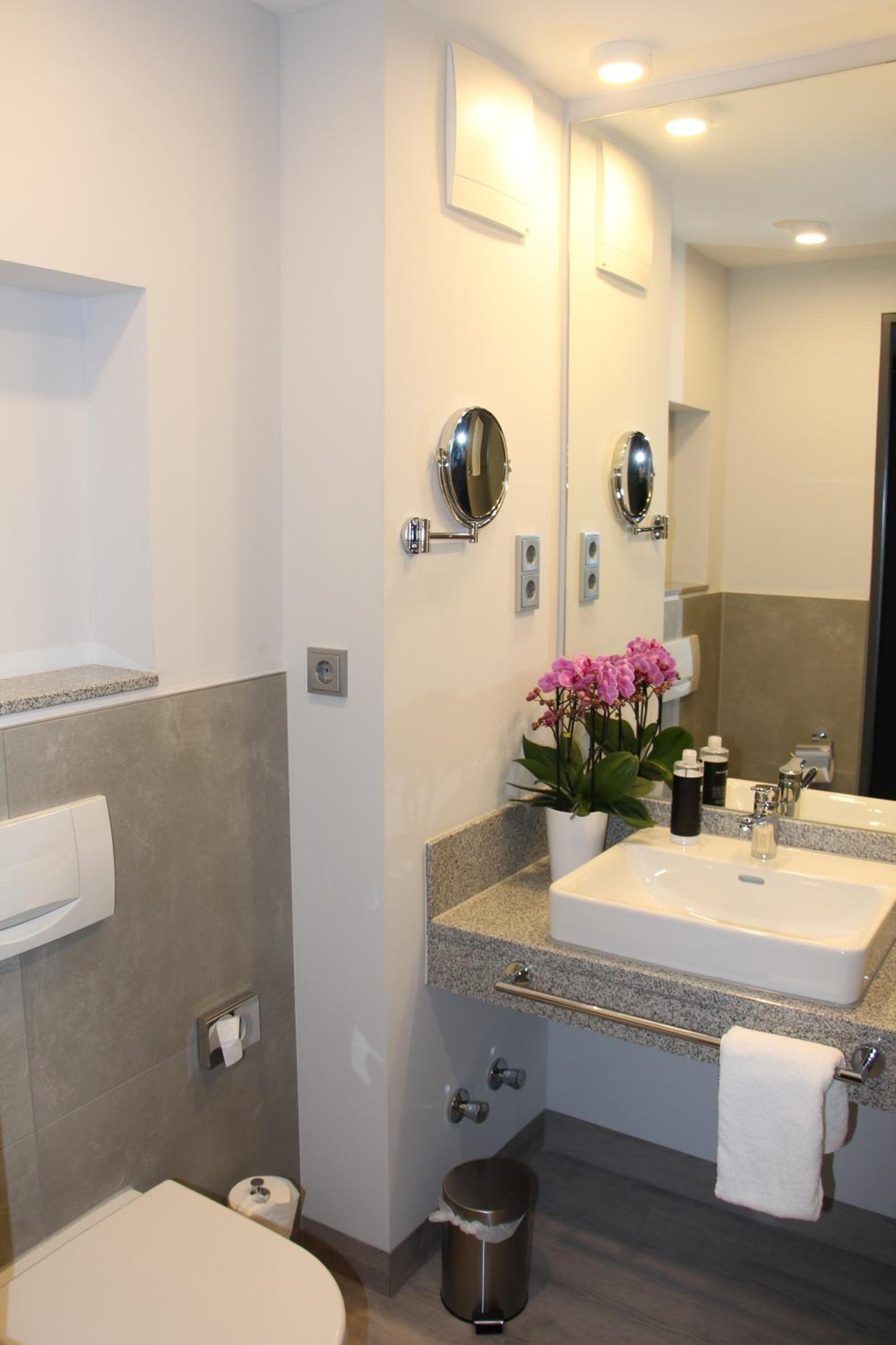 Junior Suite with Terrace - Photo 16