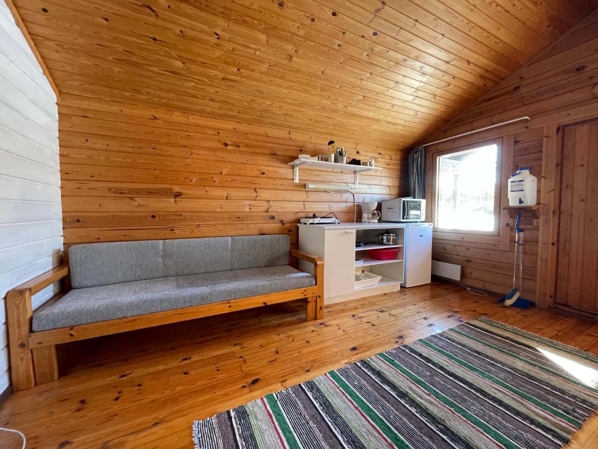 Economy Quadruple Room with Shared Bathroom photo 3