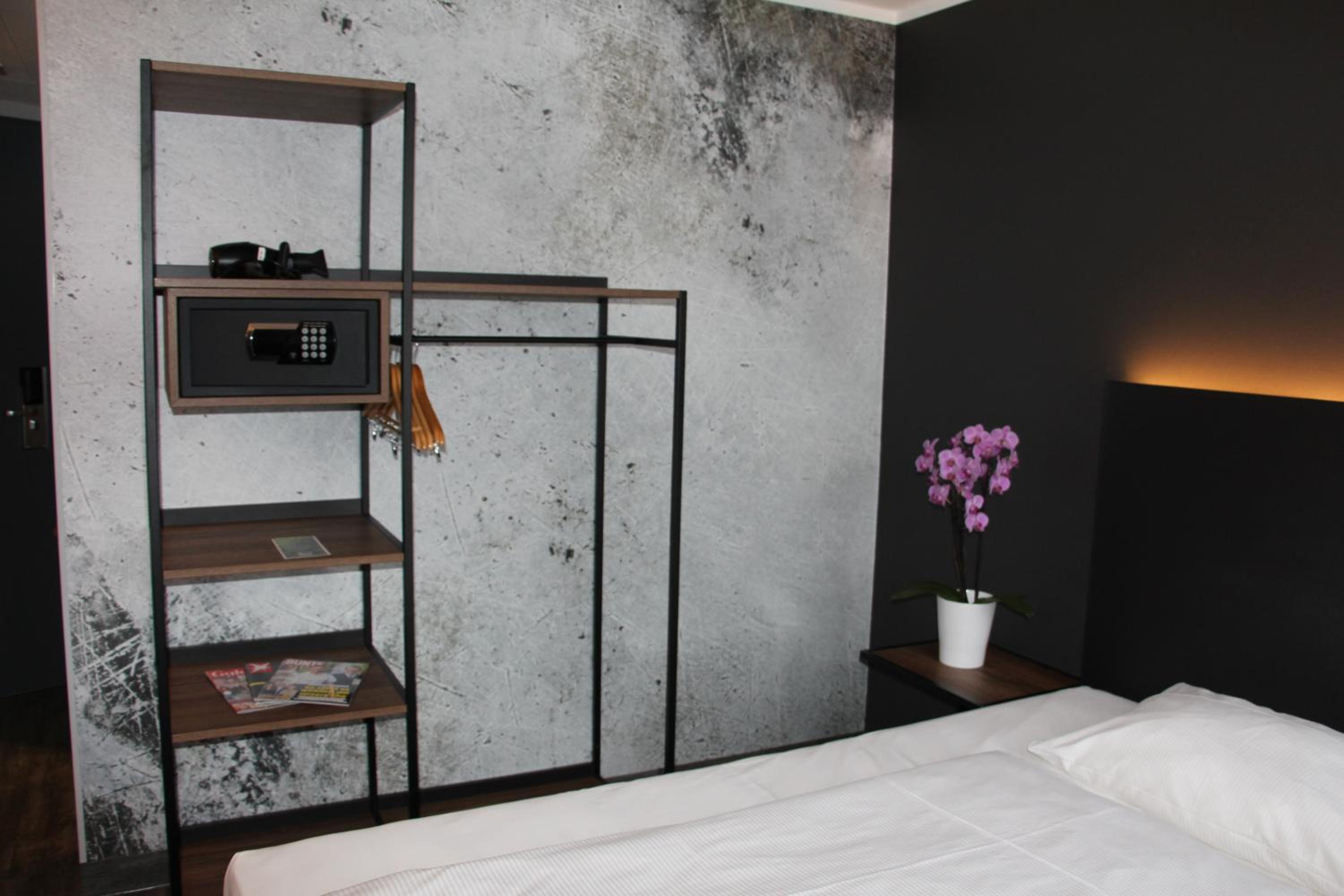 Single Room photo 2