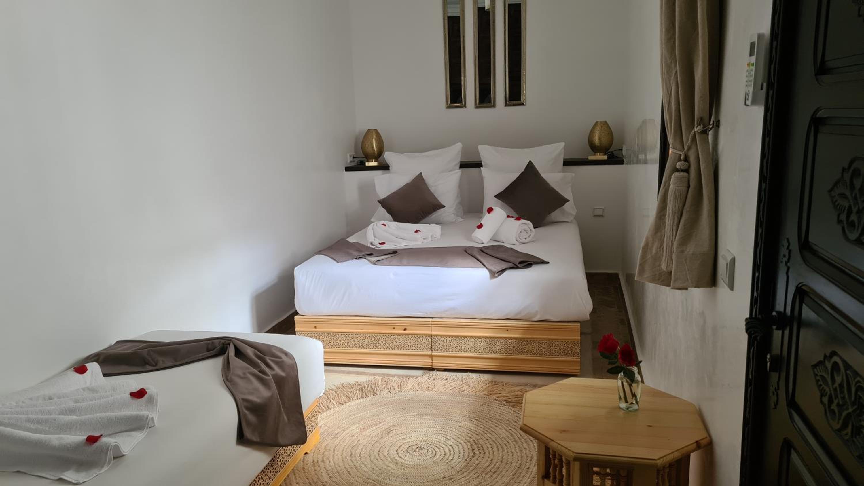 Deluxe Room - Photo 1