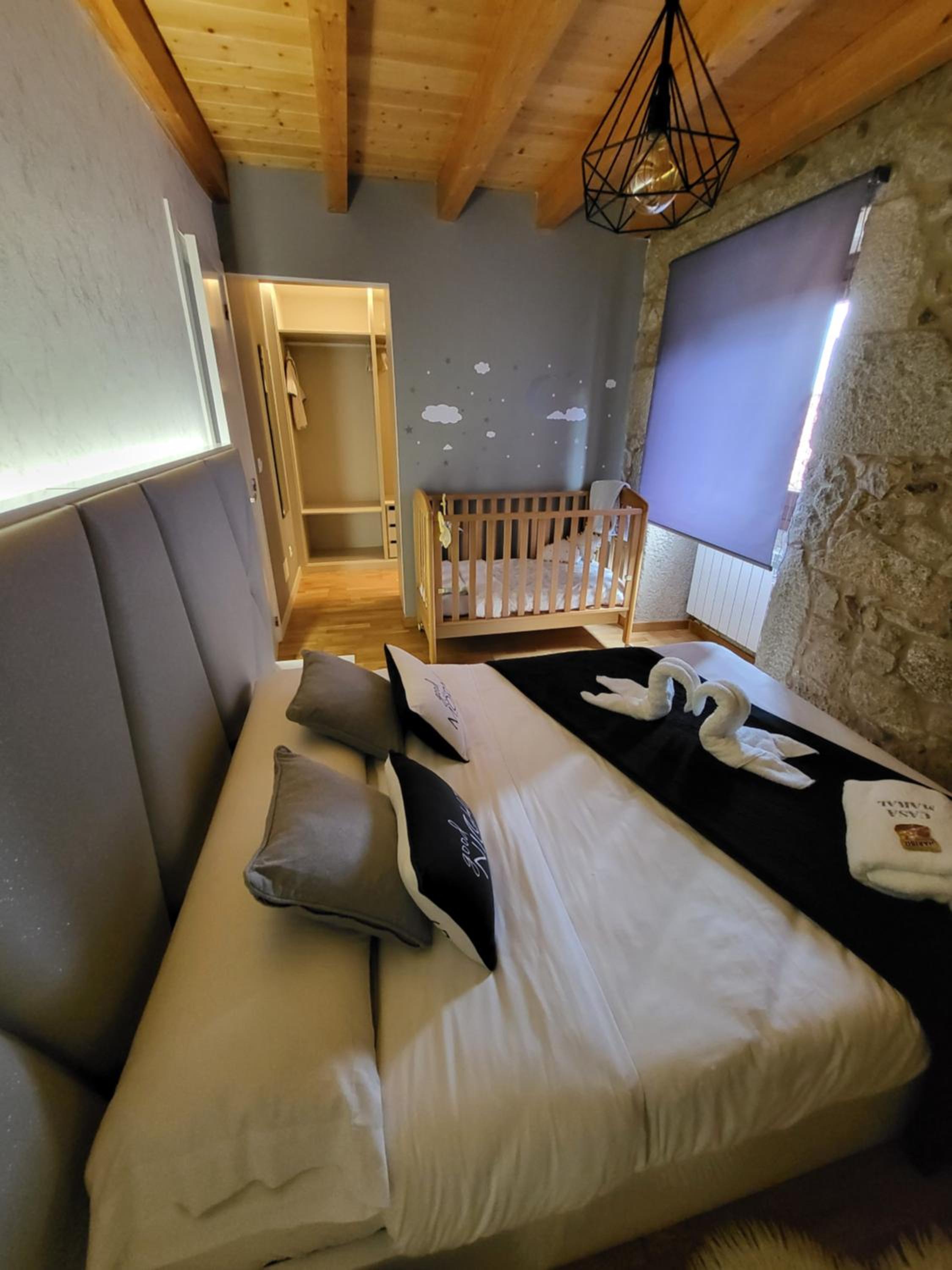 Four-Bedroom House - Photo 14