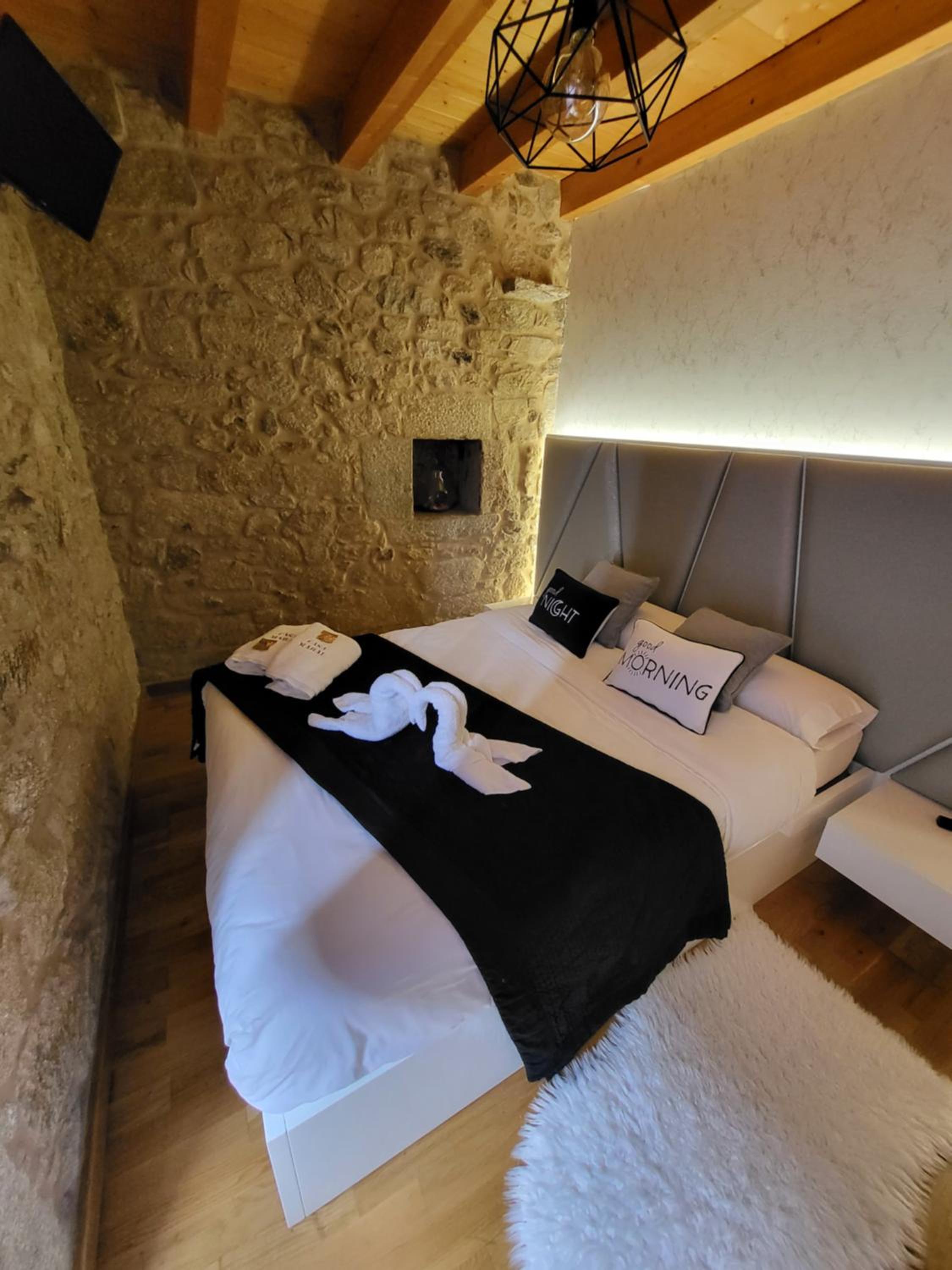 Four-Bedroom House - Photo 11