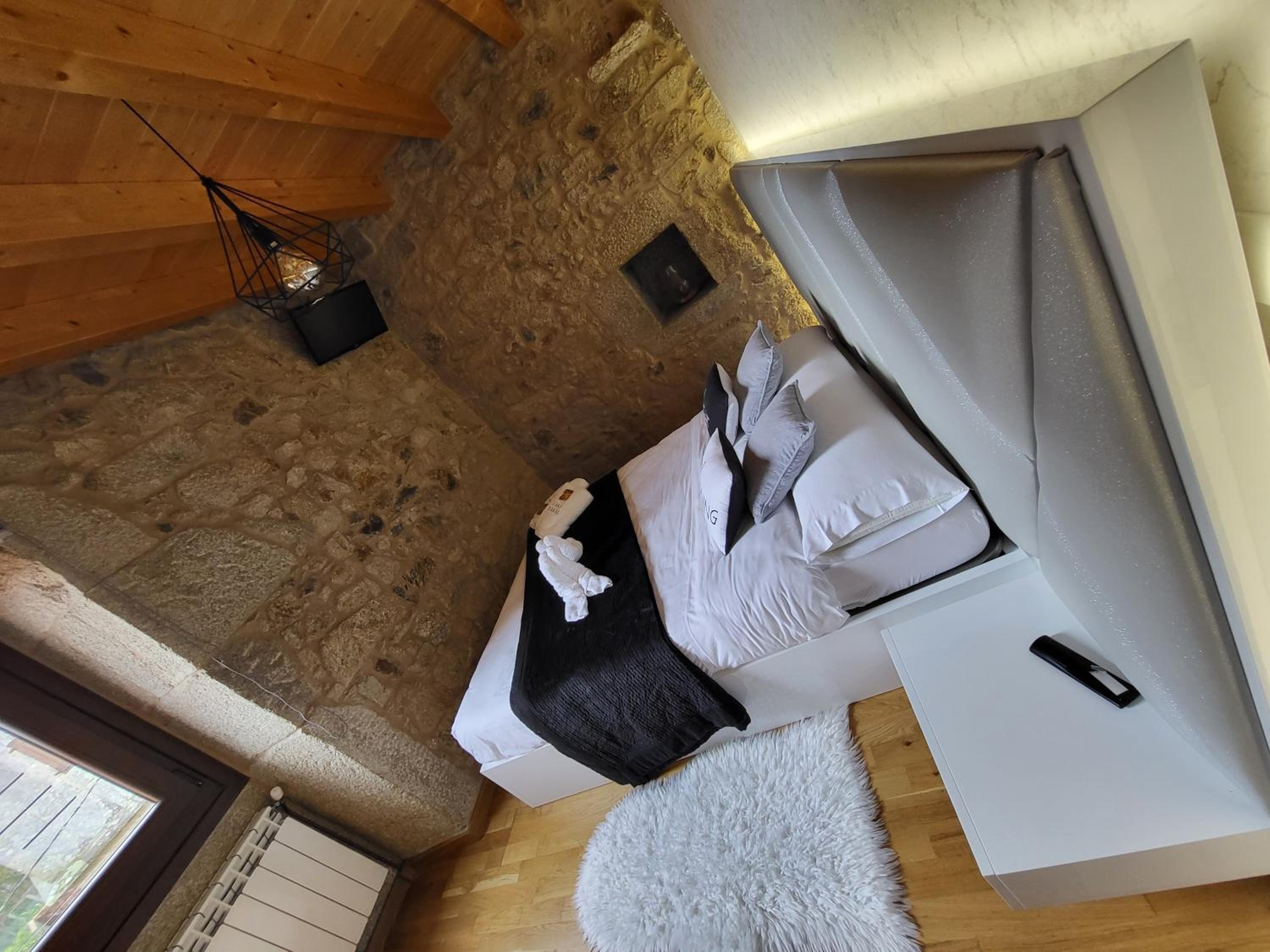Four-Bedroom House - Photo 10