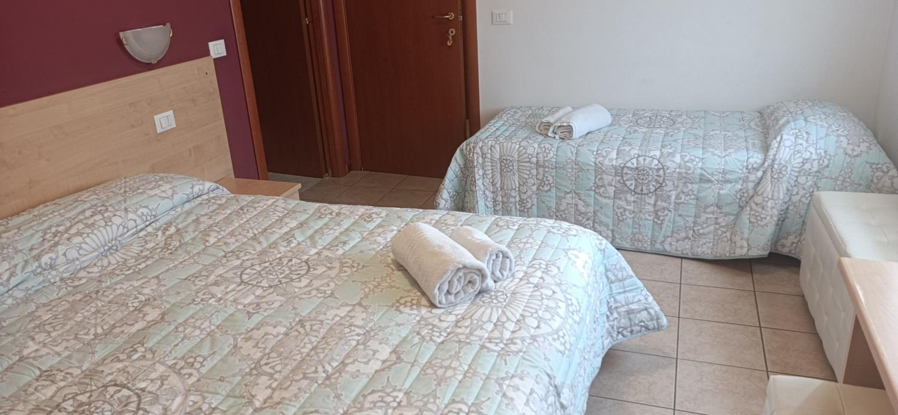 Triple Room - Photo 9