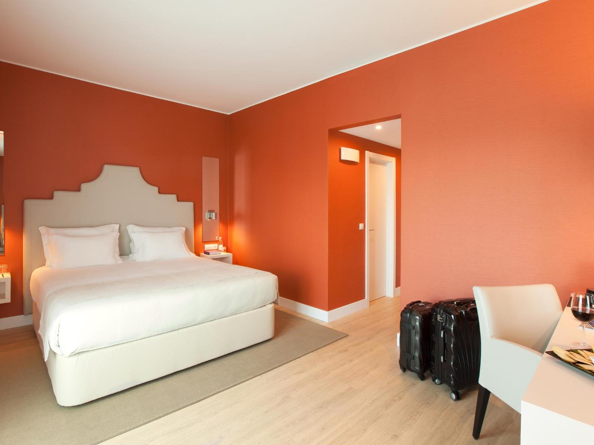 Premium Double or Twin Room with Balcony - Photo 7