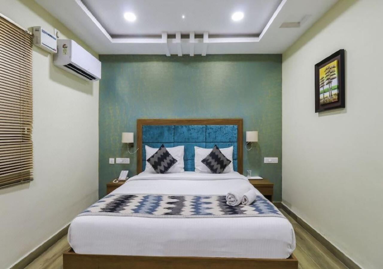Deluxe Double or Twin Room - Photo 13